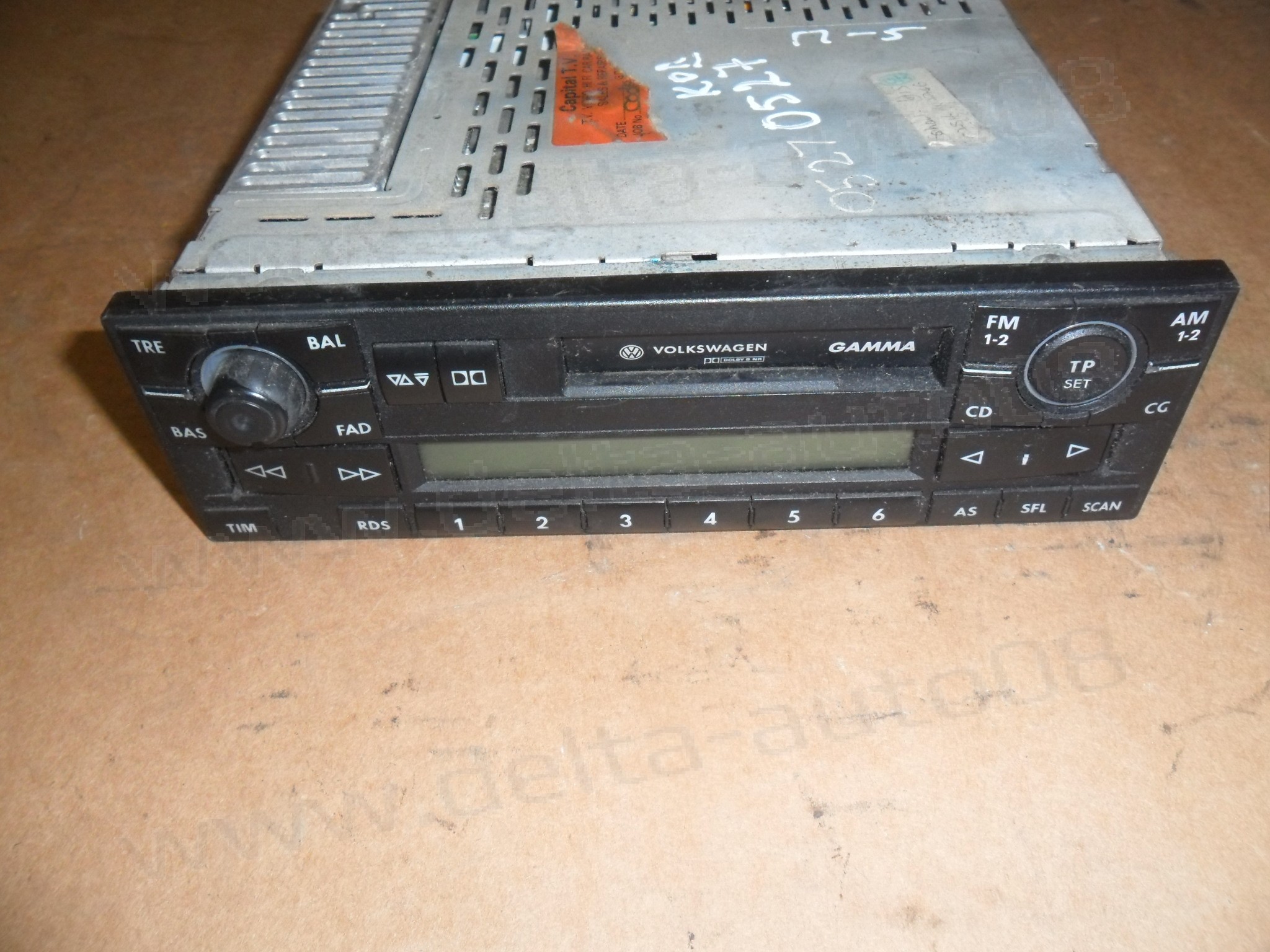 Радио касетофон за VW Golf IV, Passat B5 1997 - 2005г., 1J0 035 186D, 1J0035186D, с код 