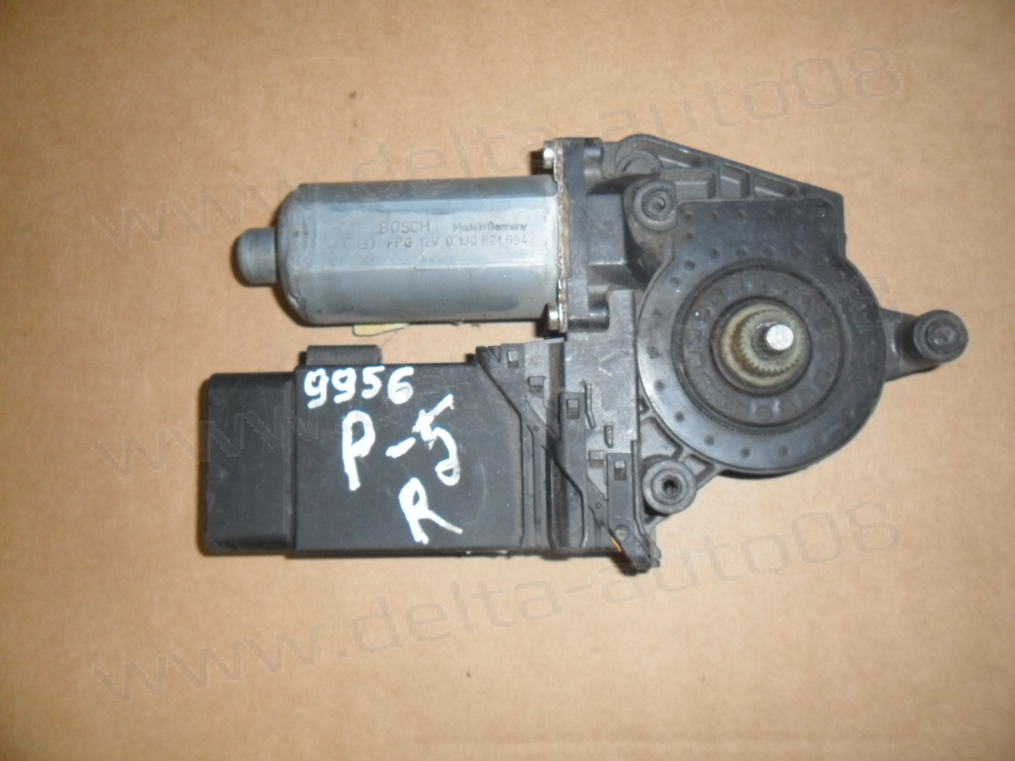 Мотор стъклоповдигач, преден десен, VW Passat B5, 0 130 821 694, 0130821694