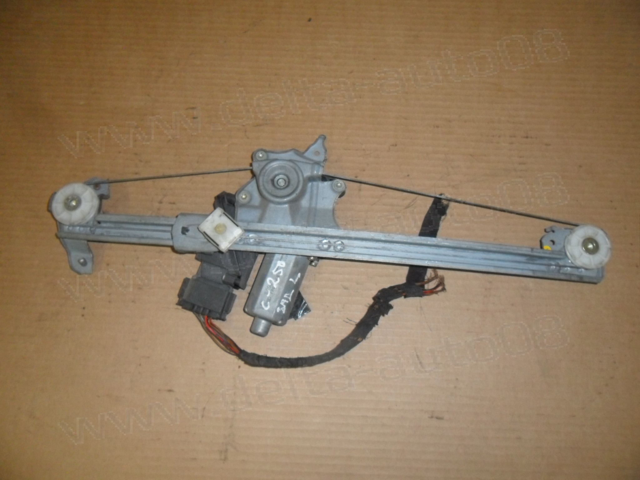 Стъклоповдигач, заден ляв, Mercedes W202, C230, C250, C280, 1999-2000г. 
