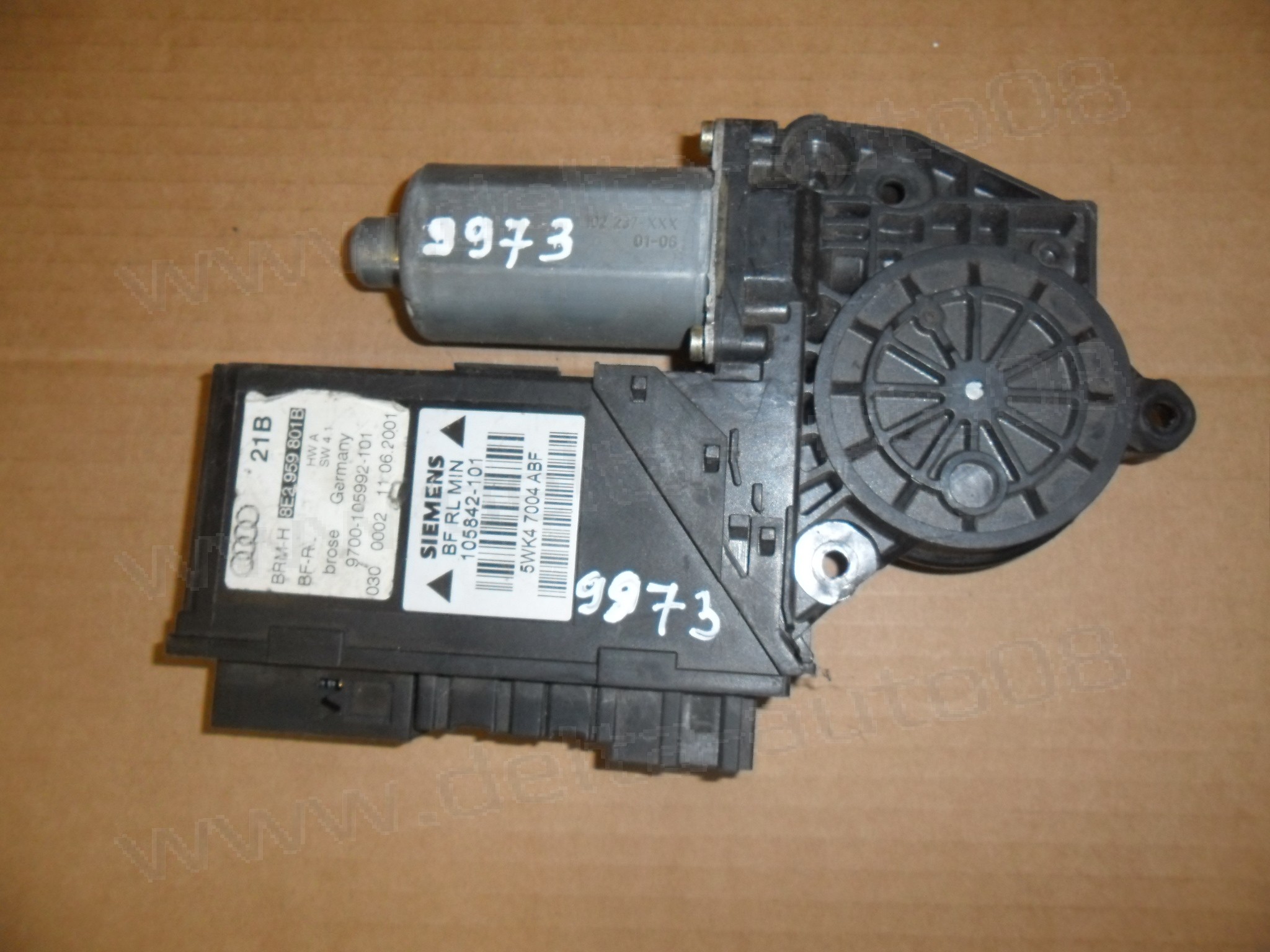 Мотор стъклоповдигач, преден ляв, Audi A4, 2001-2008г., 102 237-XXX, 102237-XXX, 102237XXX, 8E21 959 801B, 8E2959801B