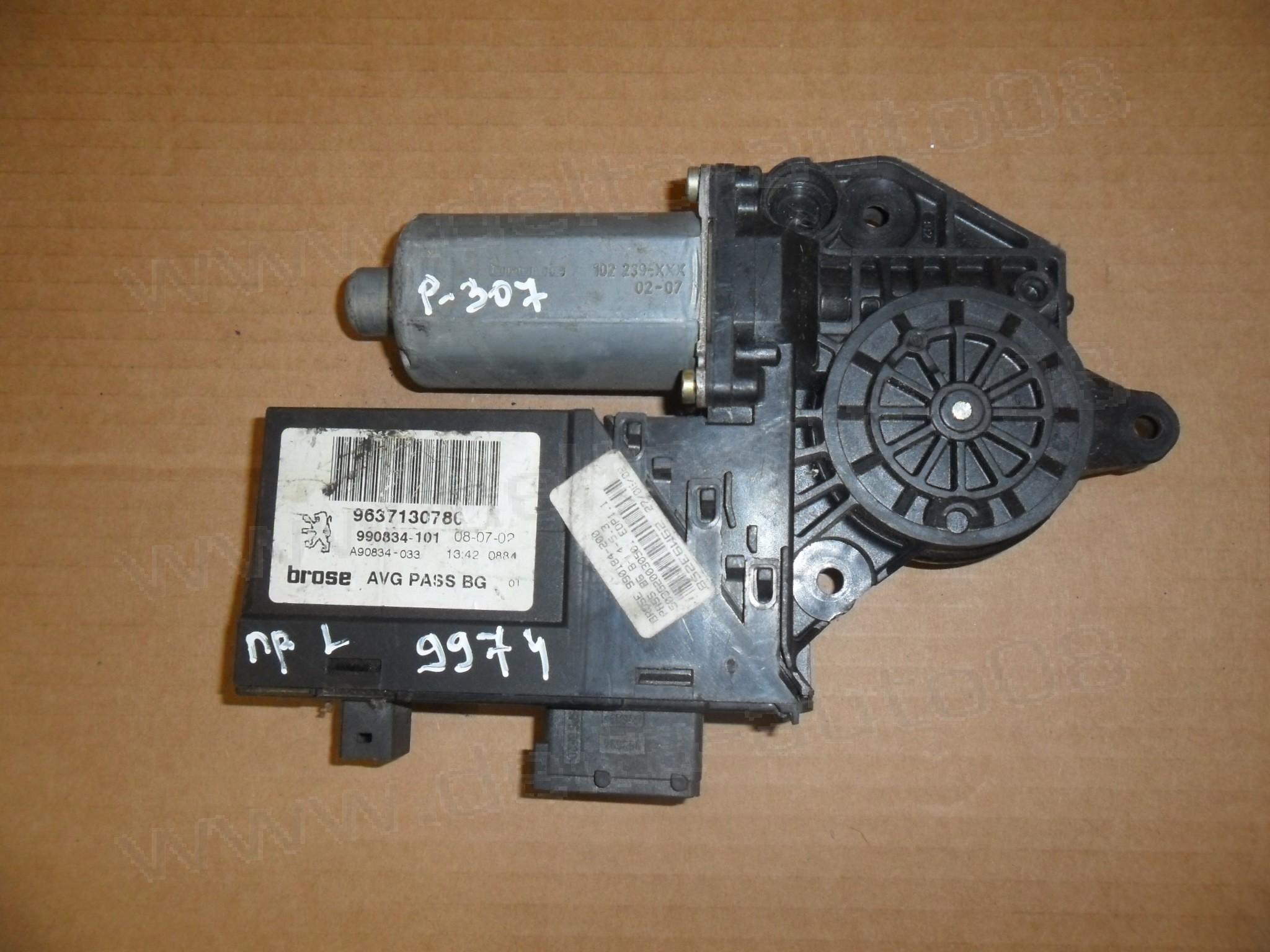 Мотор стъклоповдигач, преден ляв, Peugeot 307, 2001-2008г., 0 130 821 767, 0130821767, 102 239-XXX, 102239-XXX, 102239XXX 