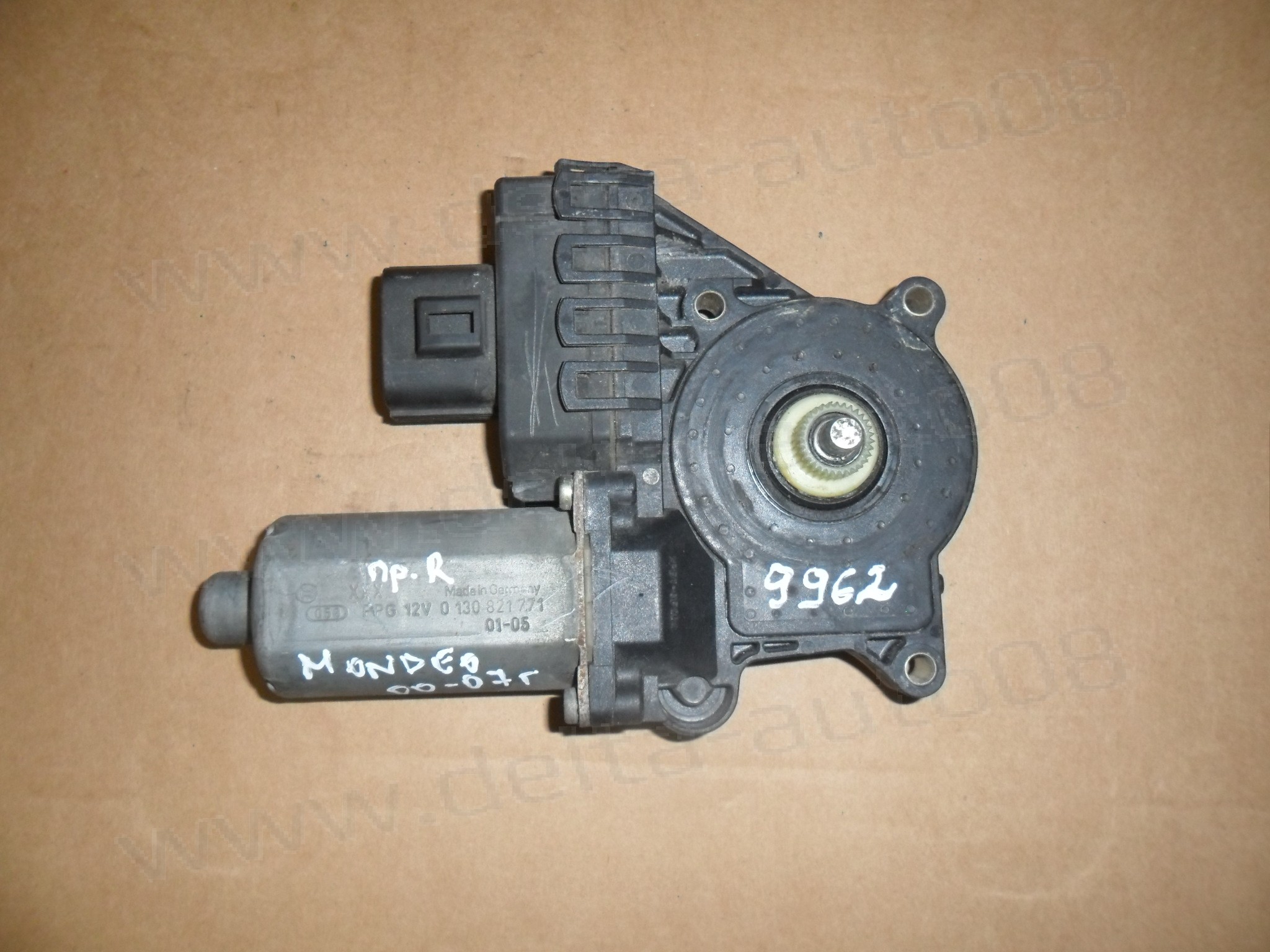 Мотор стъклоповдигач, преден десен, Ford Mondeo, 2000-2007г., 0 130 821 771, 0130821771