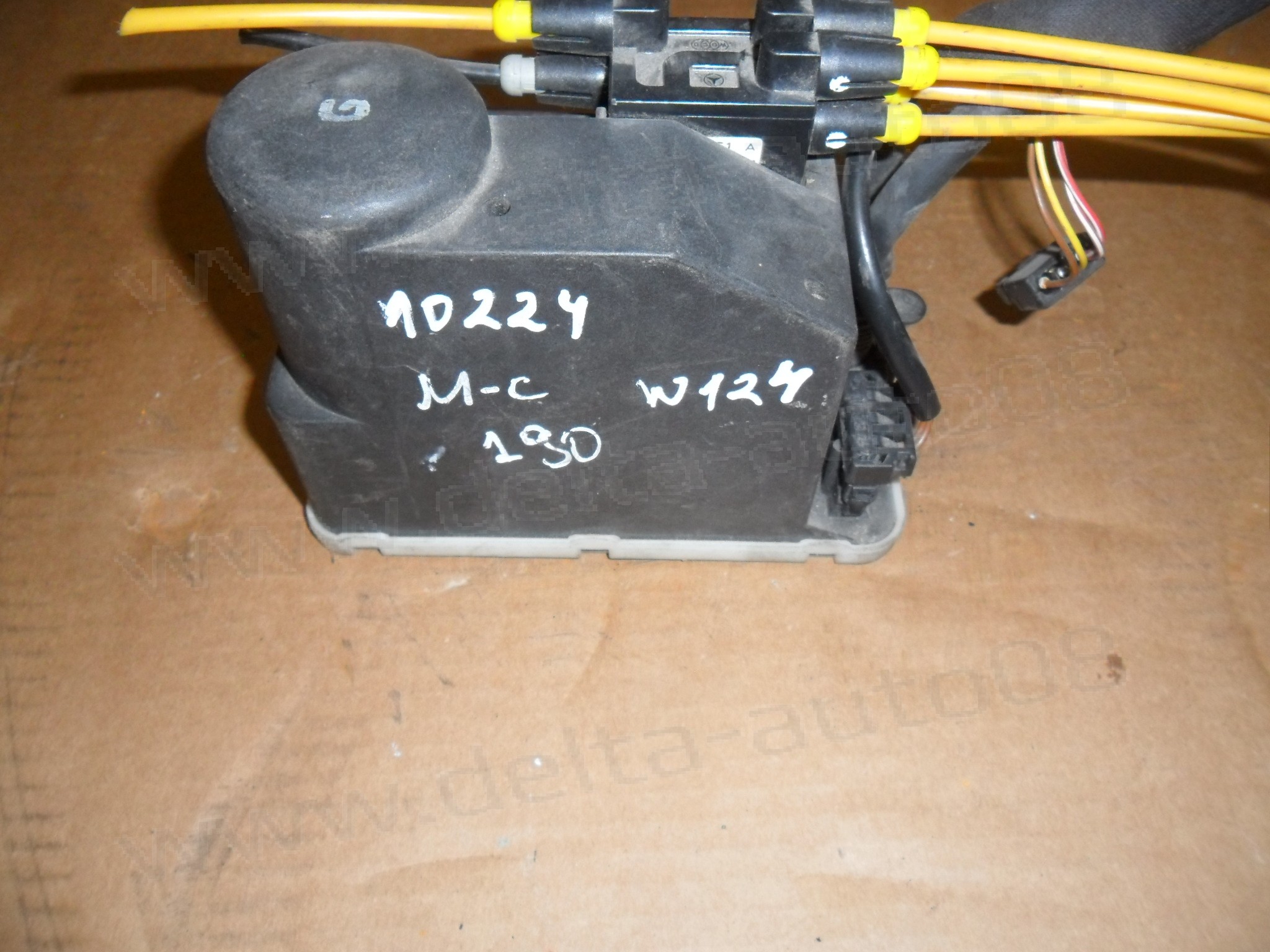 Вакуум помпа централно заключване за Mercedes 124, W124, W126, W201, 0 132 006 328, 0132006328 