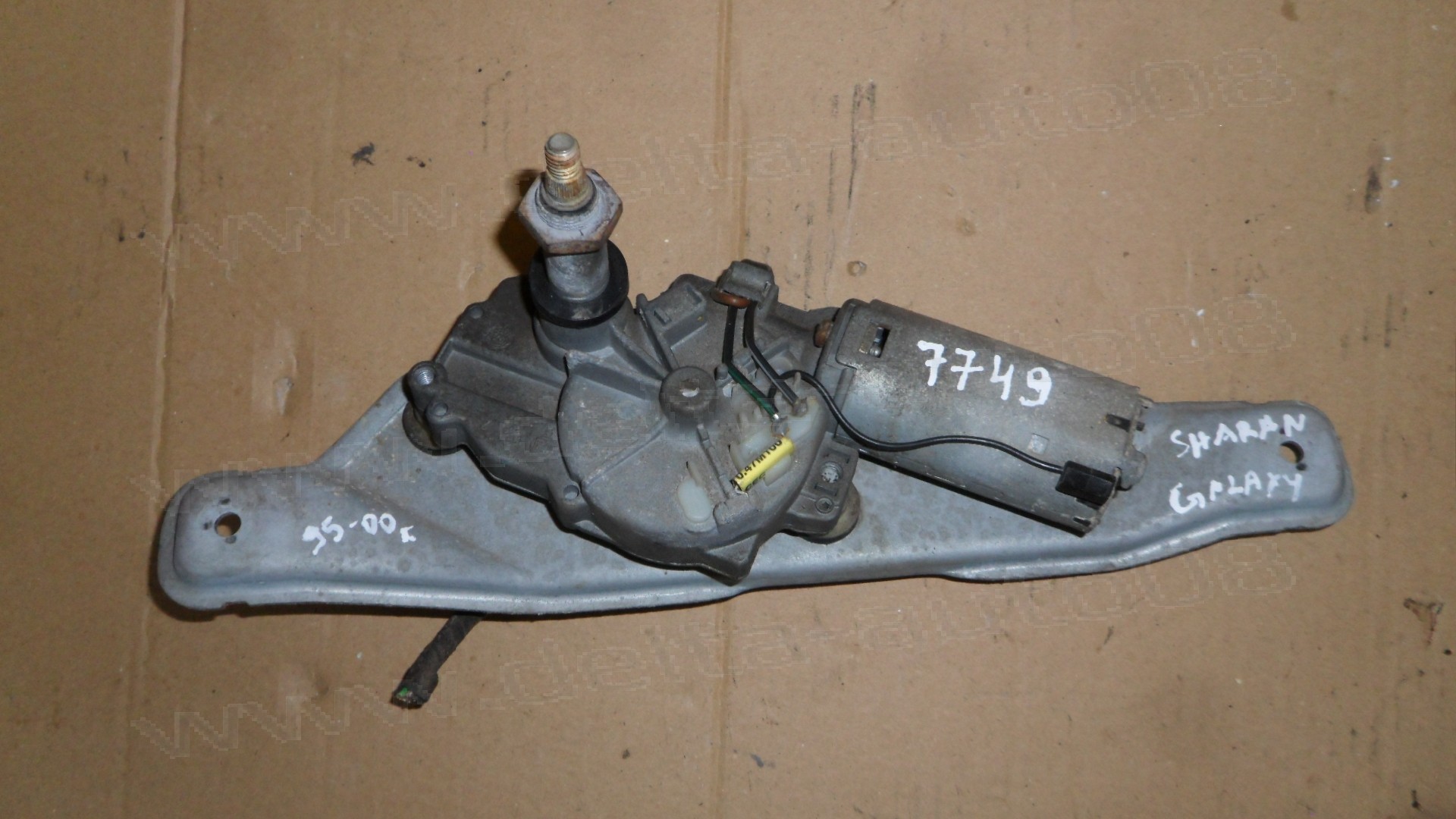 Мотор задна чистачка за Ford Galaxy, VW Sharan, Seat Alhambra, 1995 - 2000г., SWF 403975, SWF403975, 403975, 7M0 955 713 A, 7M0955713A, 95VW A17404 AA, 94VWA17404AA 