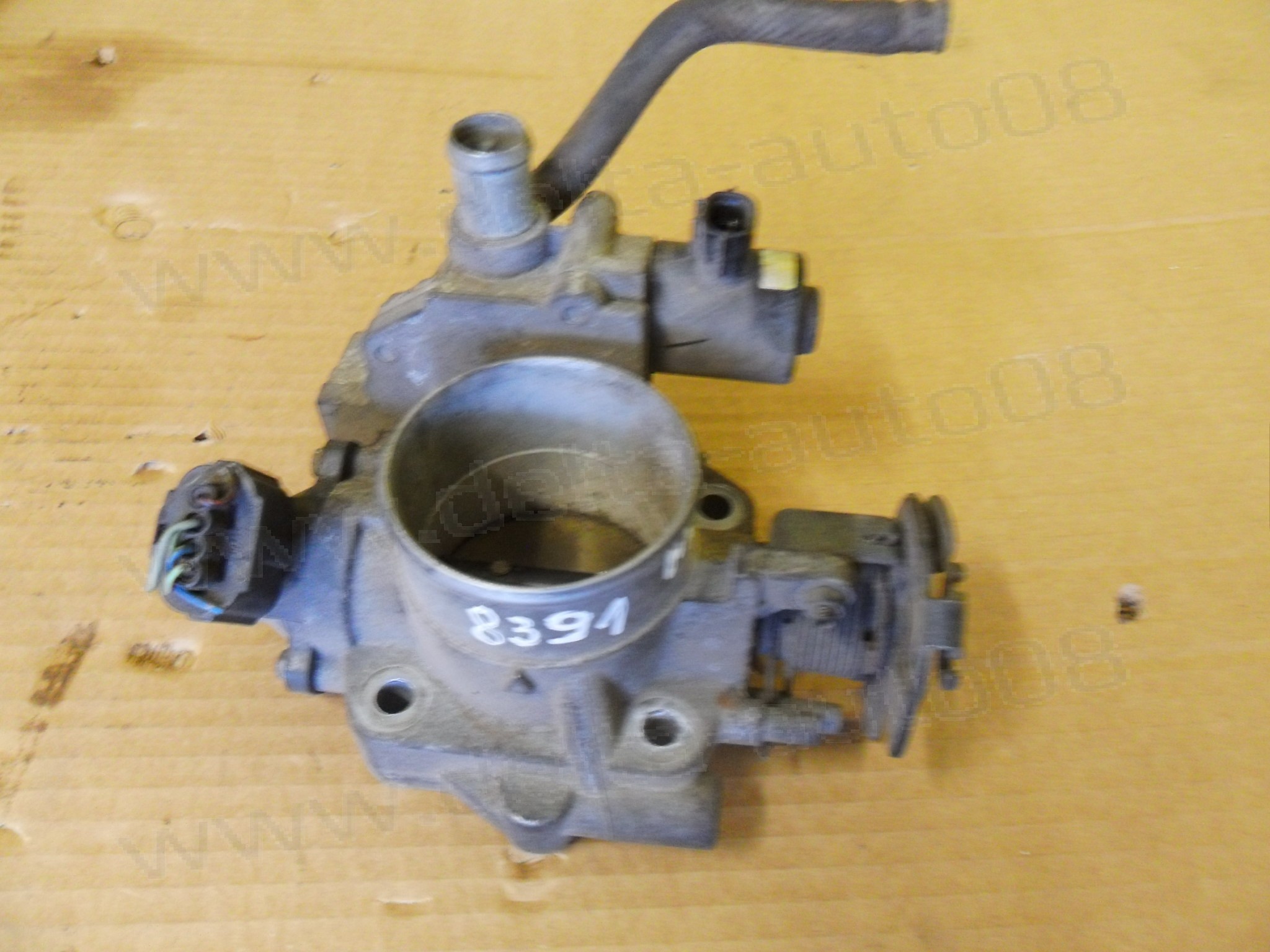 Дросел за Mazda 323, 626, 2, 3, 5, 6, MX3, MX5, Demio, Premacy, 1.5 i, 1.6 i, 1.8 i, B6BF 20 660, B6BF20660, 138200-5070, 1382005070, JE50 18 911, JE5018911, 198500 3130, 1985003130 