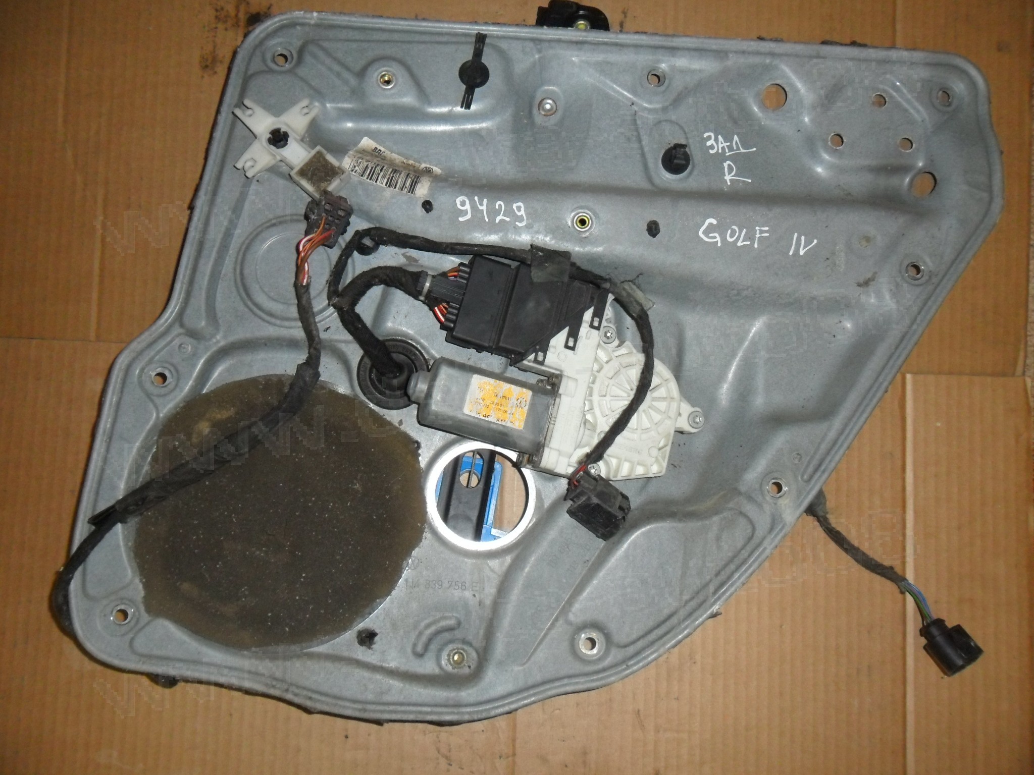 Стъклоповдигач, заден десен, VW Golf IV, 1997-2005г. 