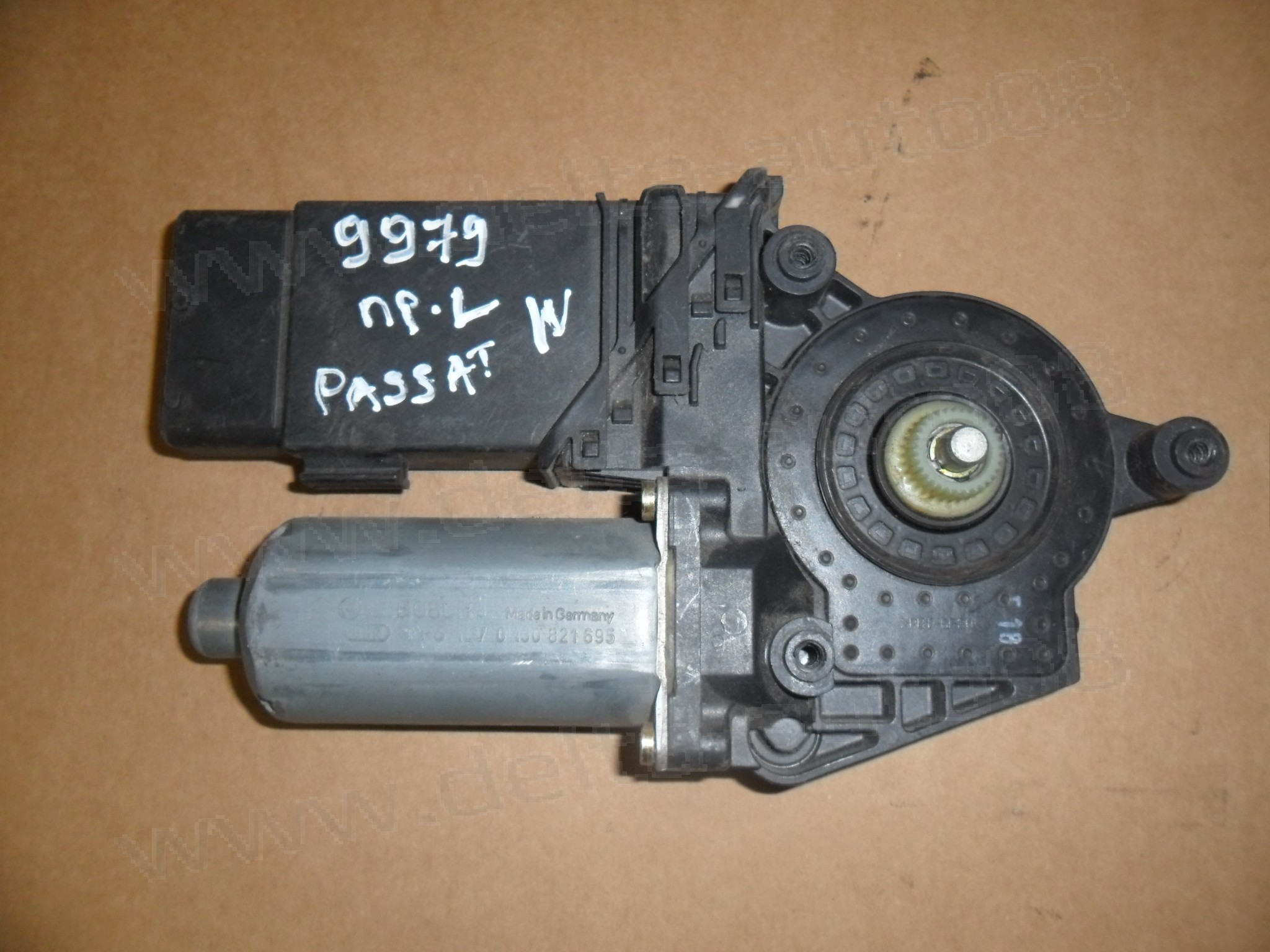 Мотор стъклоповдигач, преден ляв, VW Passat IV, 1996-2005г., 119 091-XXX, 119091-XXX, 119091XXX, 0 130 821 695, 0130821695 