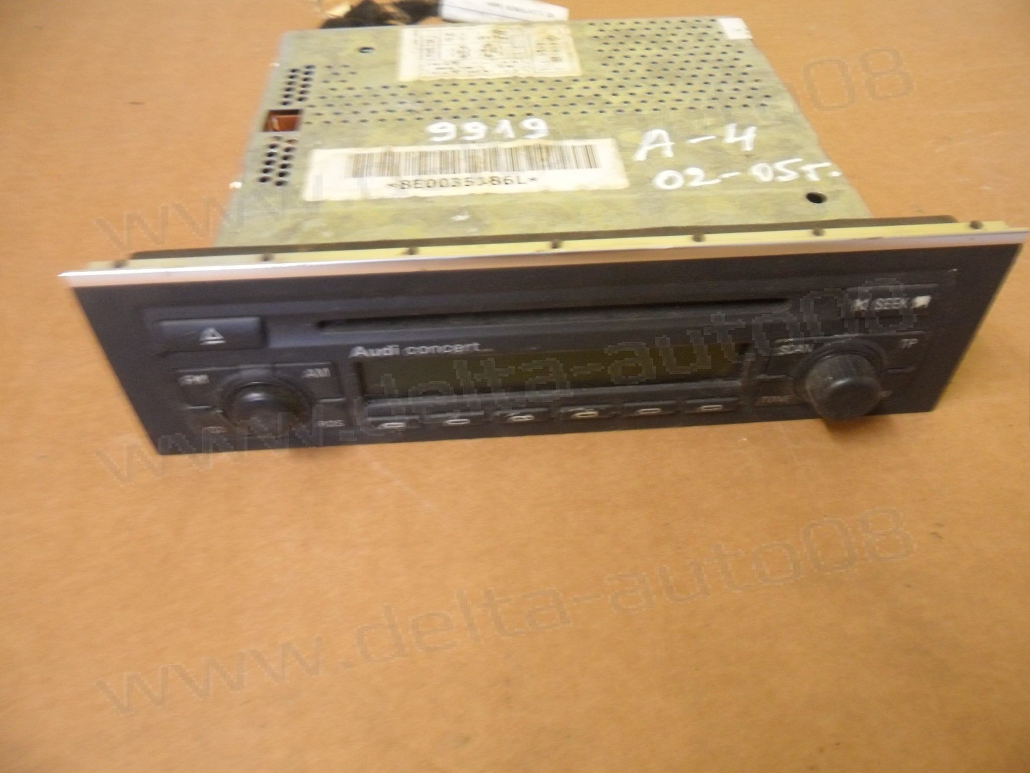 CD радио плейър за Audi A4, 2001-2005г., 8E0035186L