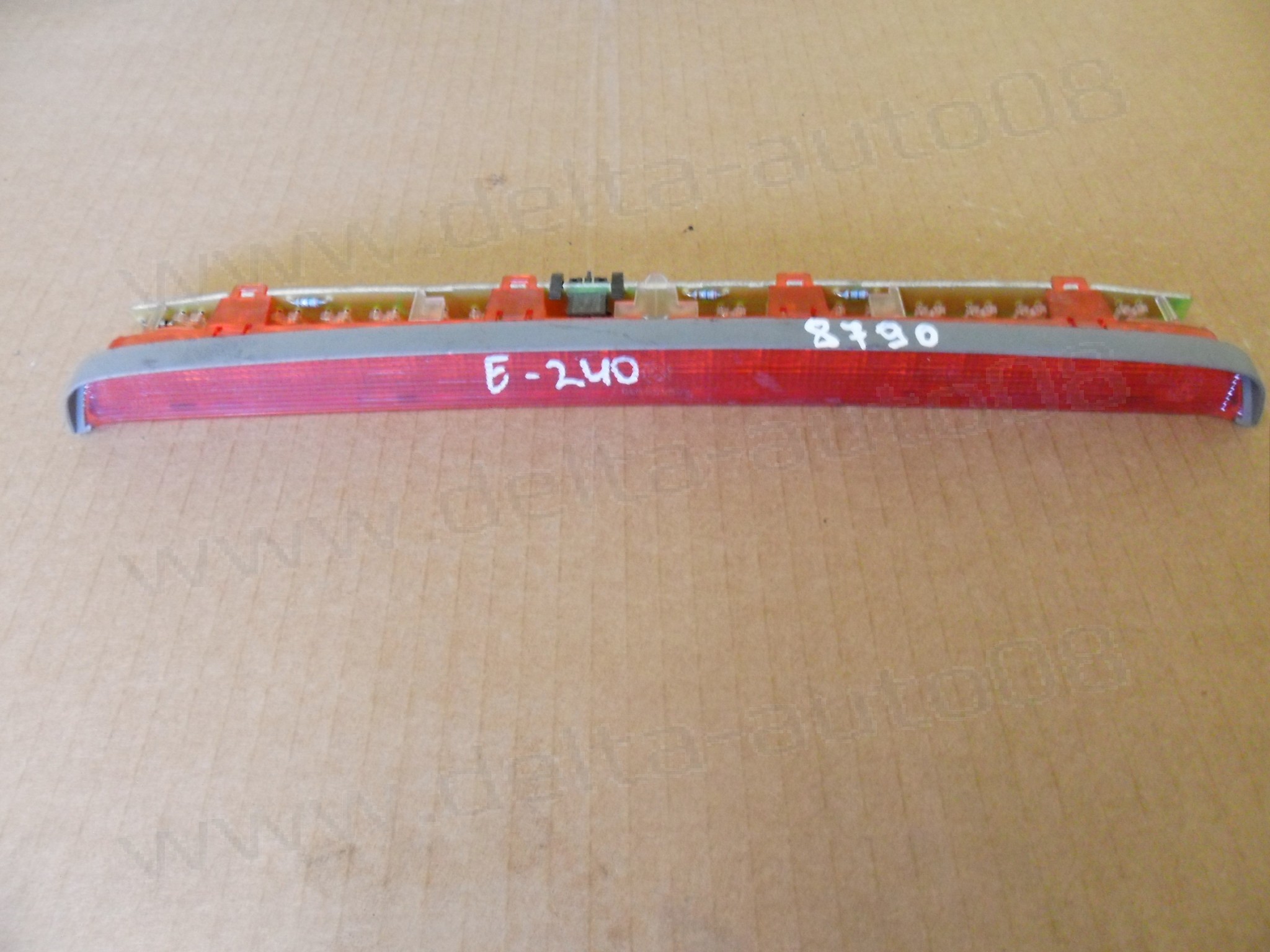 Трети стоп за Mercedes E-Class, W210, CLK C-Class, W208, 1999-2003г., 203 820 02 56, 2038200256