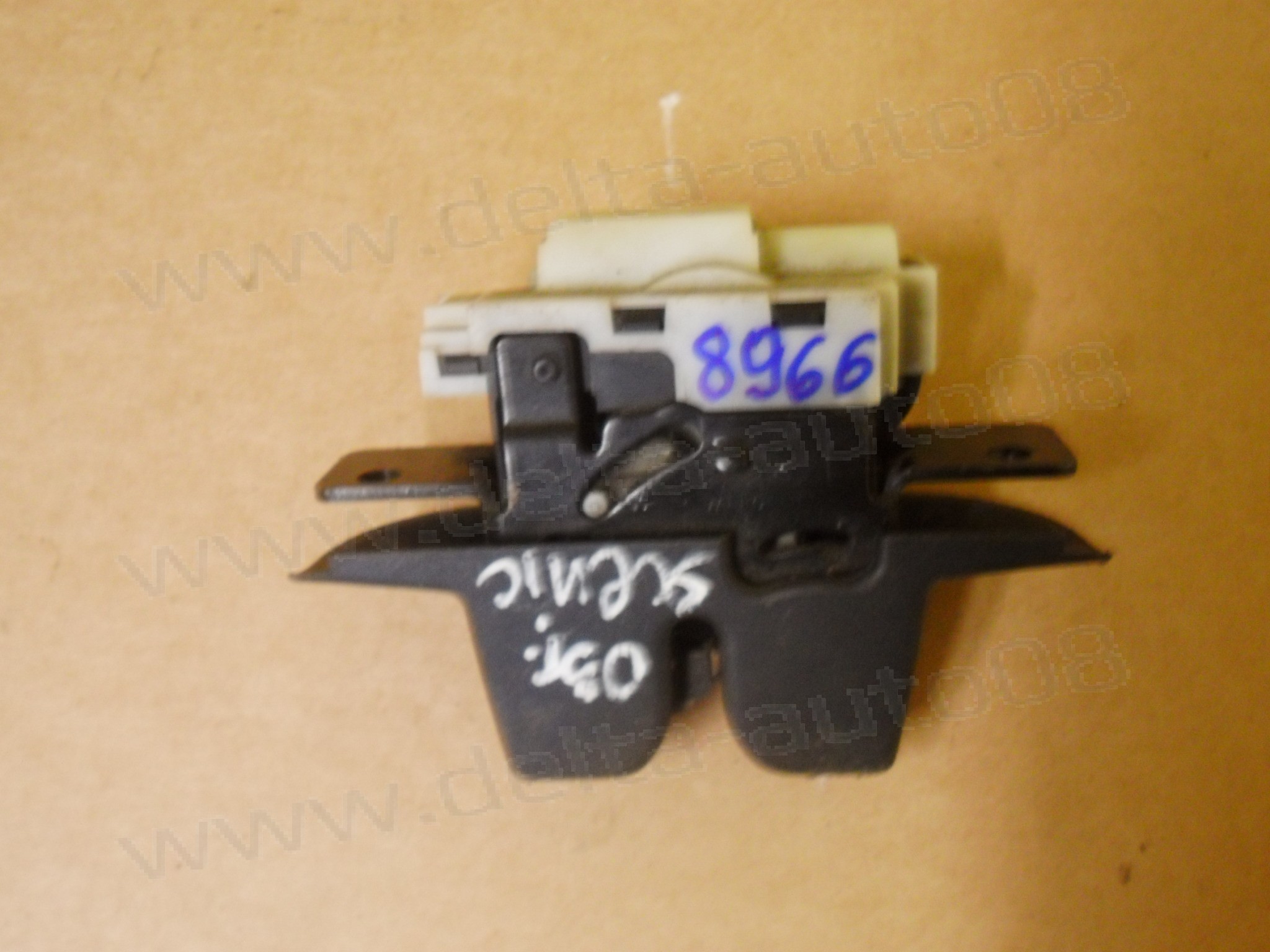 Брава заден капак, Renault Megane II, Scenic II, Grand Scenic II, 2003-2009г., 8200 076 240 C, 8200076240C, 8200076240, 8200 076 240