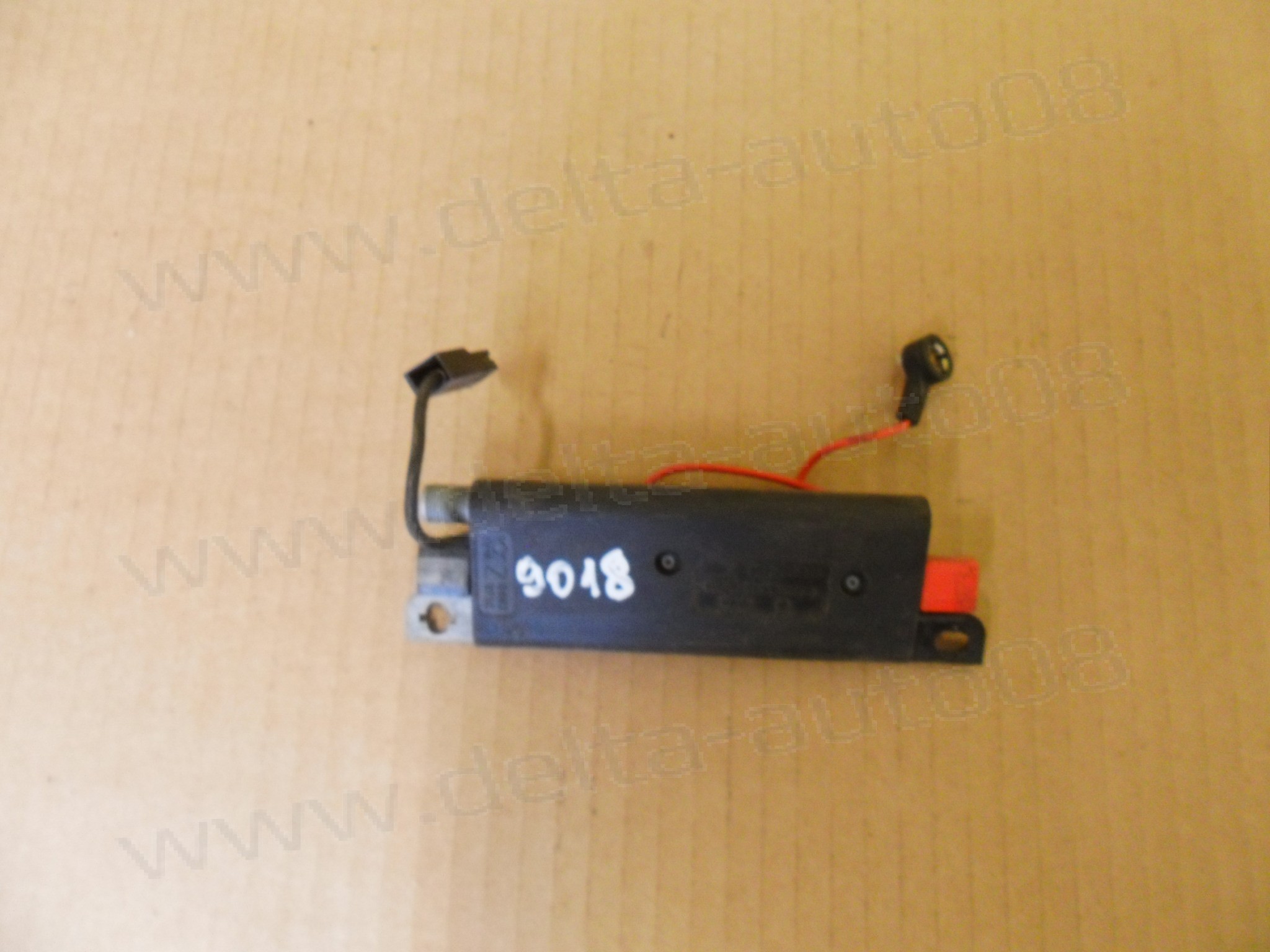 Усилвател антена за Audi A4, 1994-2001г., 8D5 035 225, 8D5035225