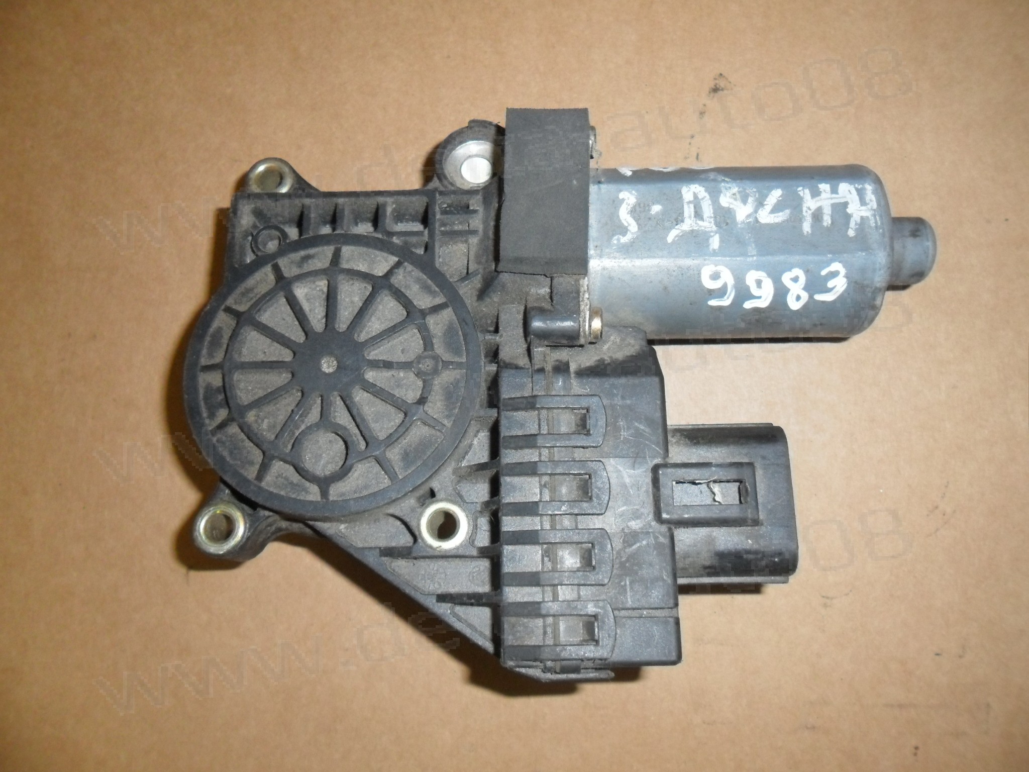 Мотор стъклоповдигач, заден десен, Ford Focus, 1998-2002г., 0 130 821 902, 0130821902, 105 130-XXX, 105130-XXX, 105130XXX 