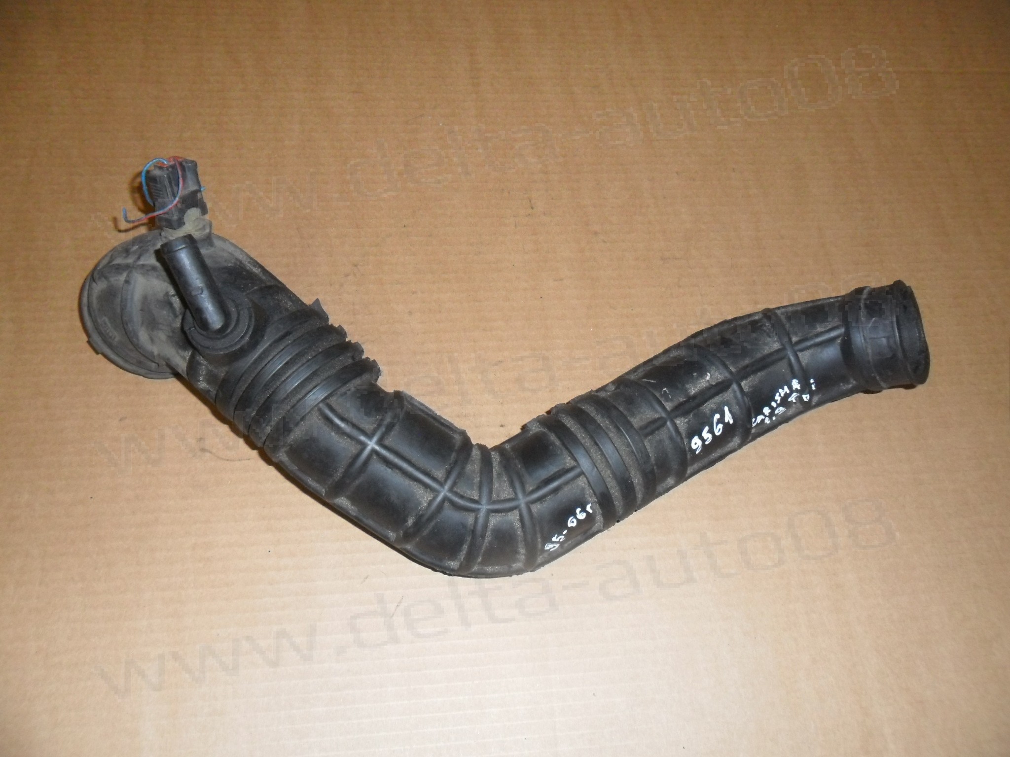 Гофриран маркуч за Mitsubishi Carisma, 1.9 TD, 1995-2006г., MB 957388, MB957388