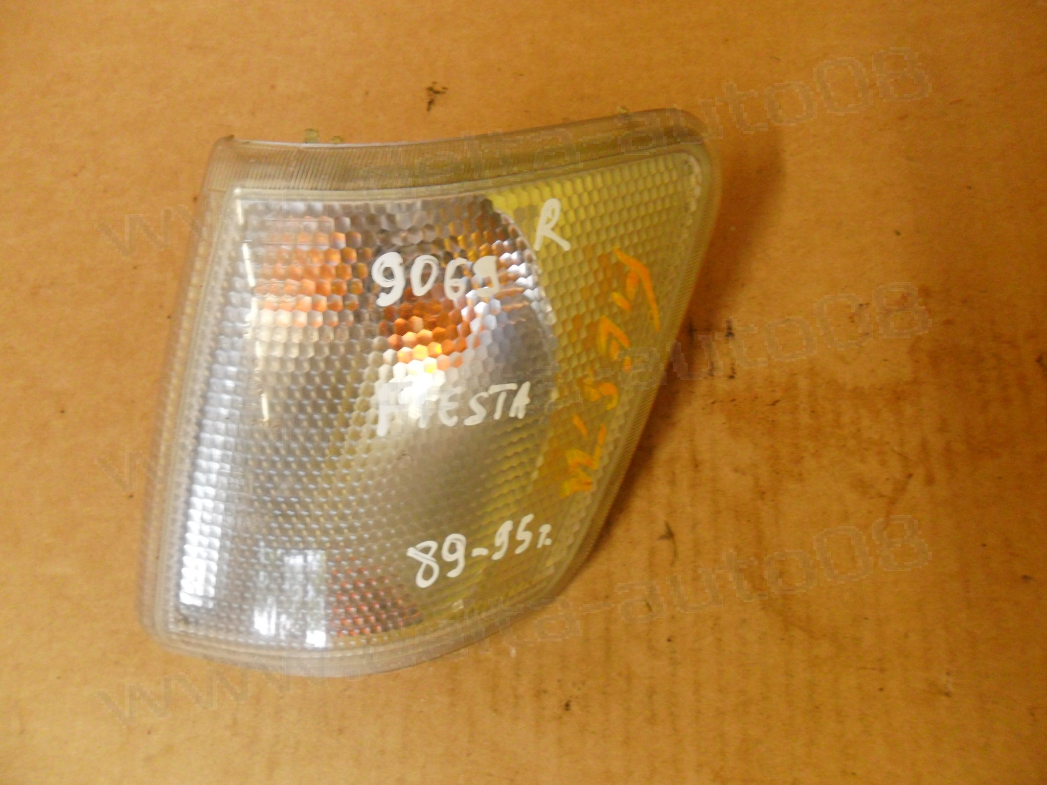 Мигач за Ford Fiesta III, 1989-1997г., десен 
