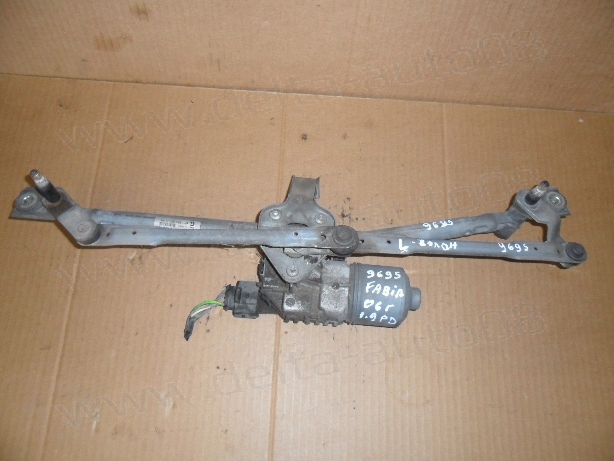Механизъм, мотор предни чистачки, Skoda Fabia, 1999-2008г., 3 397 020 701, 3397020701, 6Y1 955 023 C, 6Y1955023C, 6Q1 955 119 A, 6Q1955119A, 0 390 241 524, 0390241524