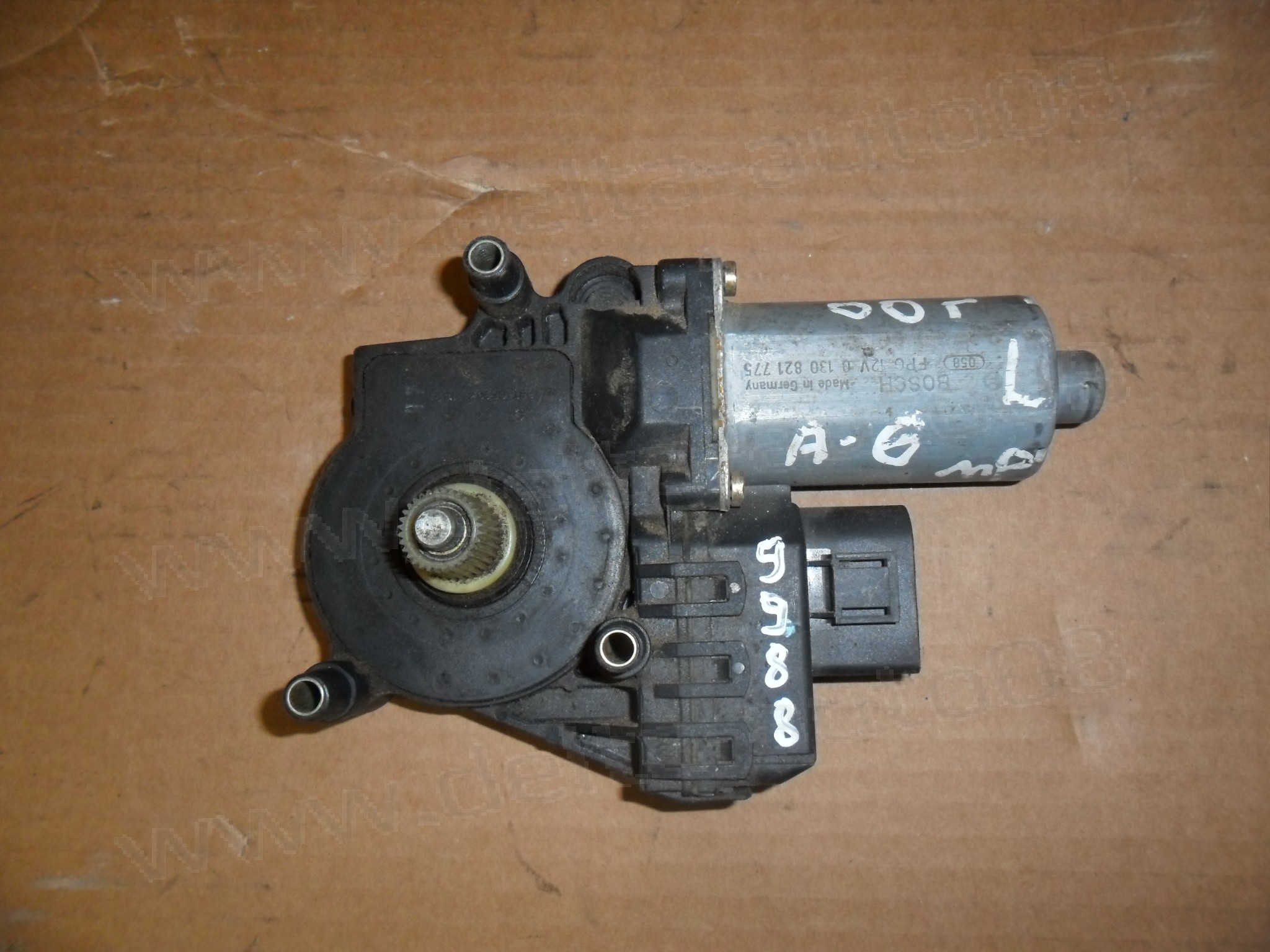 Мотор стъклоповдигач, преден ляв, Audi A6, 2000-2005г., 102 855-XXX, 10855-XXX, 102855XXX, 0 130 821 775, 0130821775 