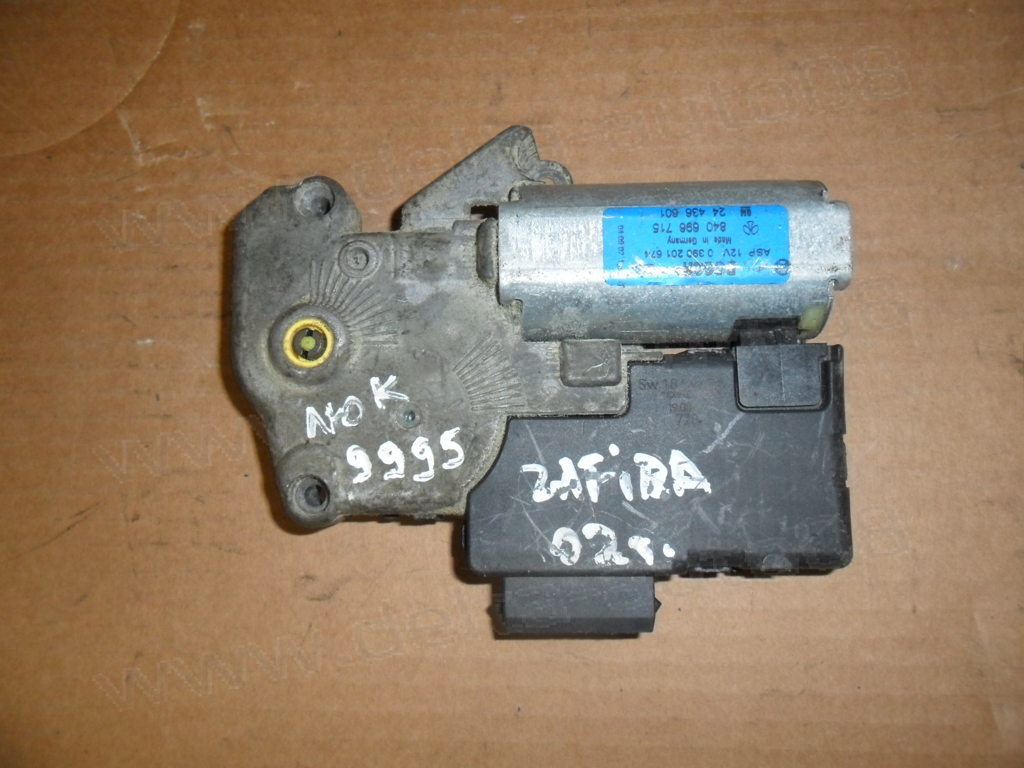 Моторче шибидах, люк, Opel Zafira A, 1999-2005г., 840 696 715, 840696715, 24 436 601, 24436601, 0 390 201 674, 0390201674