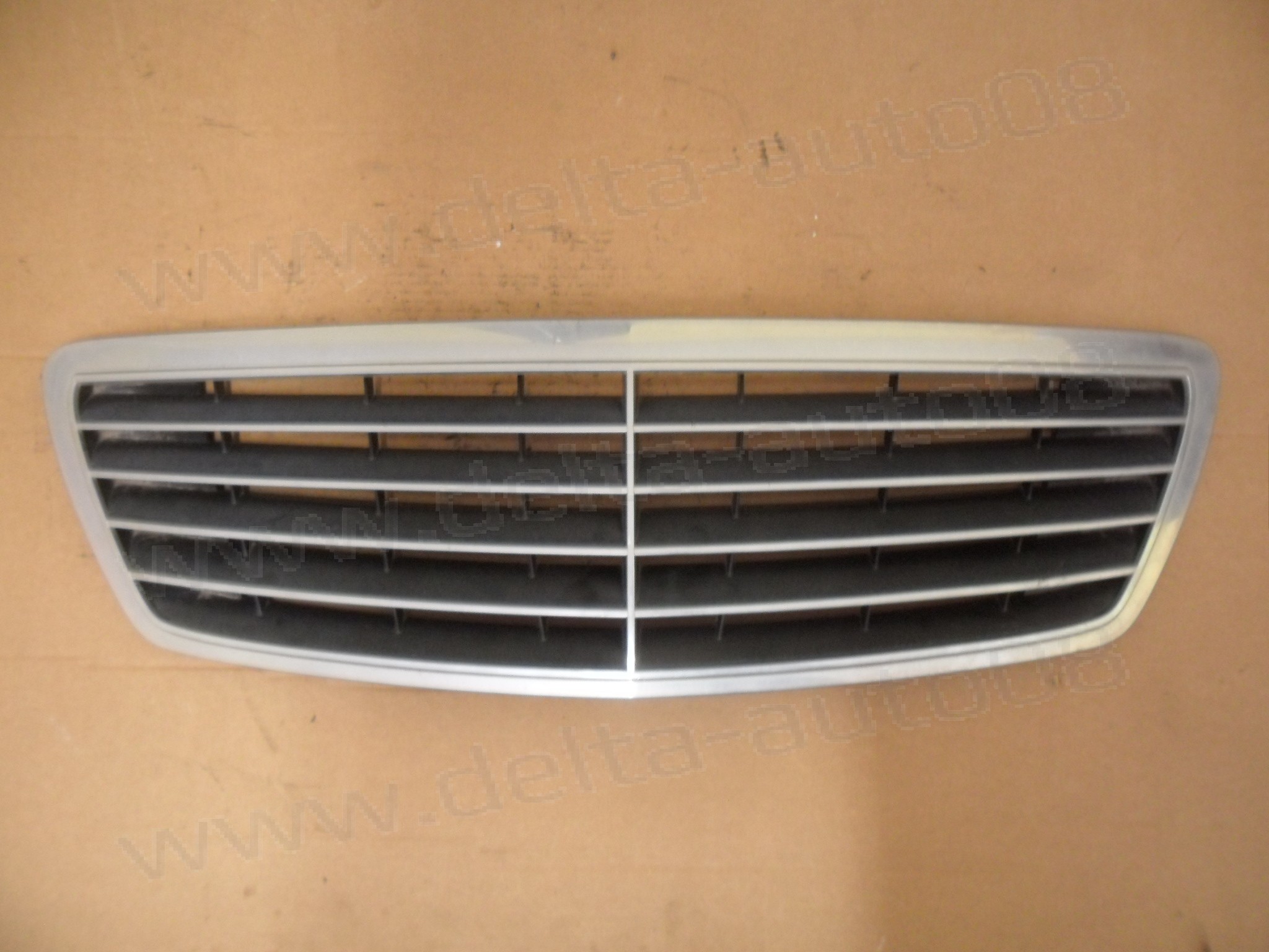 Решетка радиатор за Mercedes S-Class W220 1998-2005г., A220 880 05 83, A2208800583
