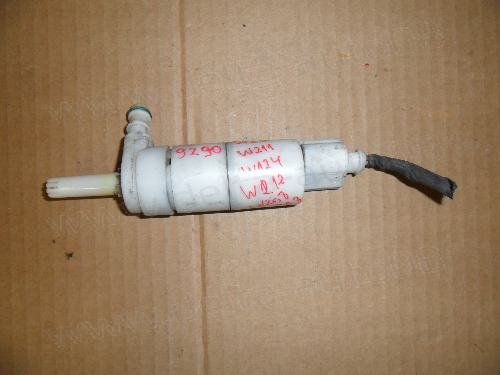 Помпа чистачки за Mercedes E-Class, AMG, CLK, W124, W210, W211, W212, W213, C207, W208, W238, A 034 545 53 28, A0345455328