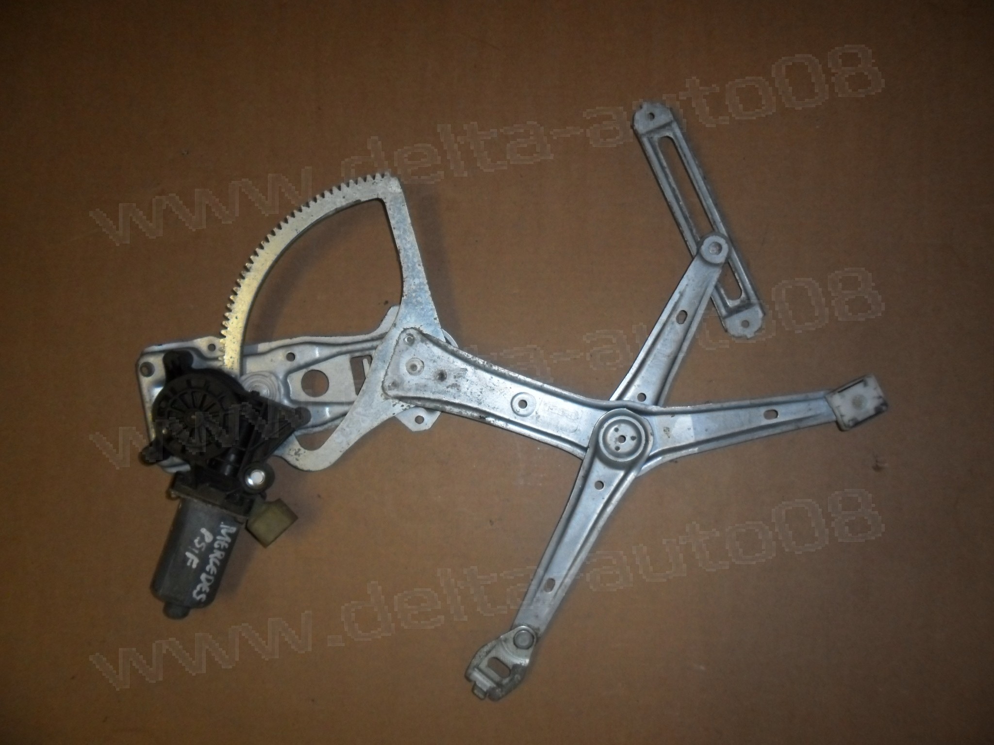 Стъклоповдигач, преден ляв, Mercedes C-Class, W202, 1993-2001г., 0 130 821 708, 0130821708, 119 152-XXX, 119152-XXX, 119821XXX 