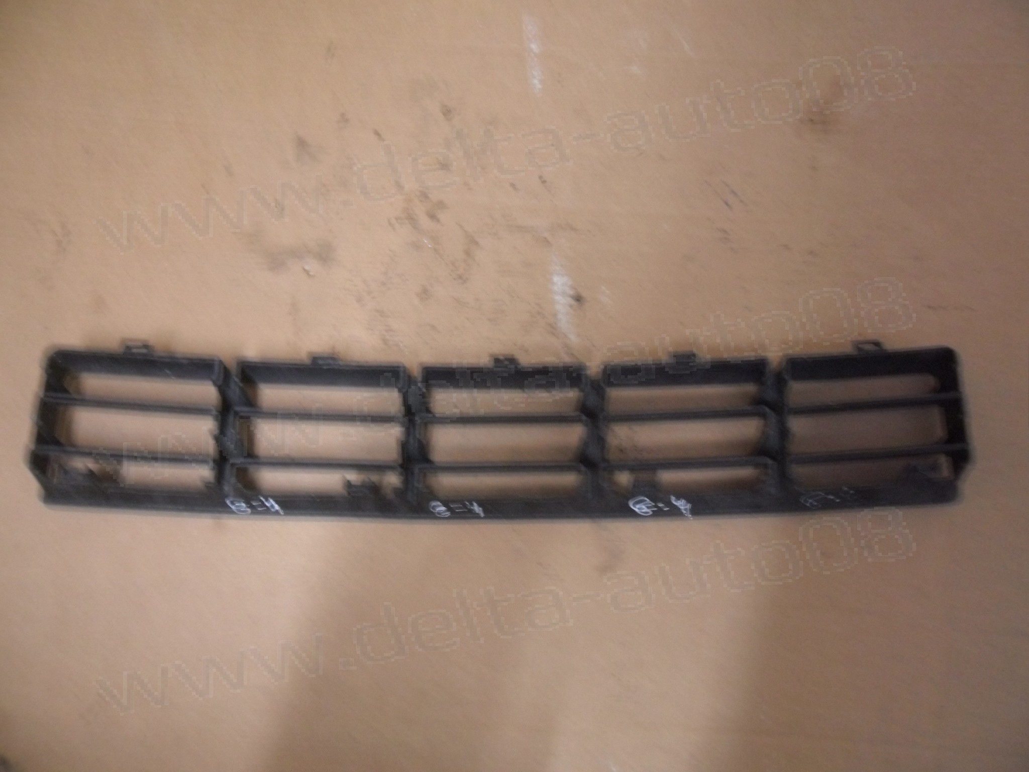 Решетка предна броня за VW Golf IV, 1J0 853 677 D, 1J0853677D 