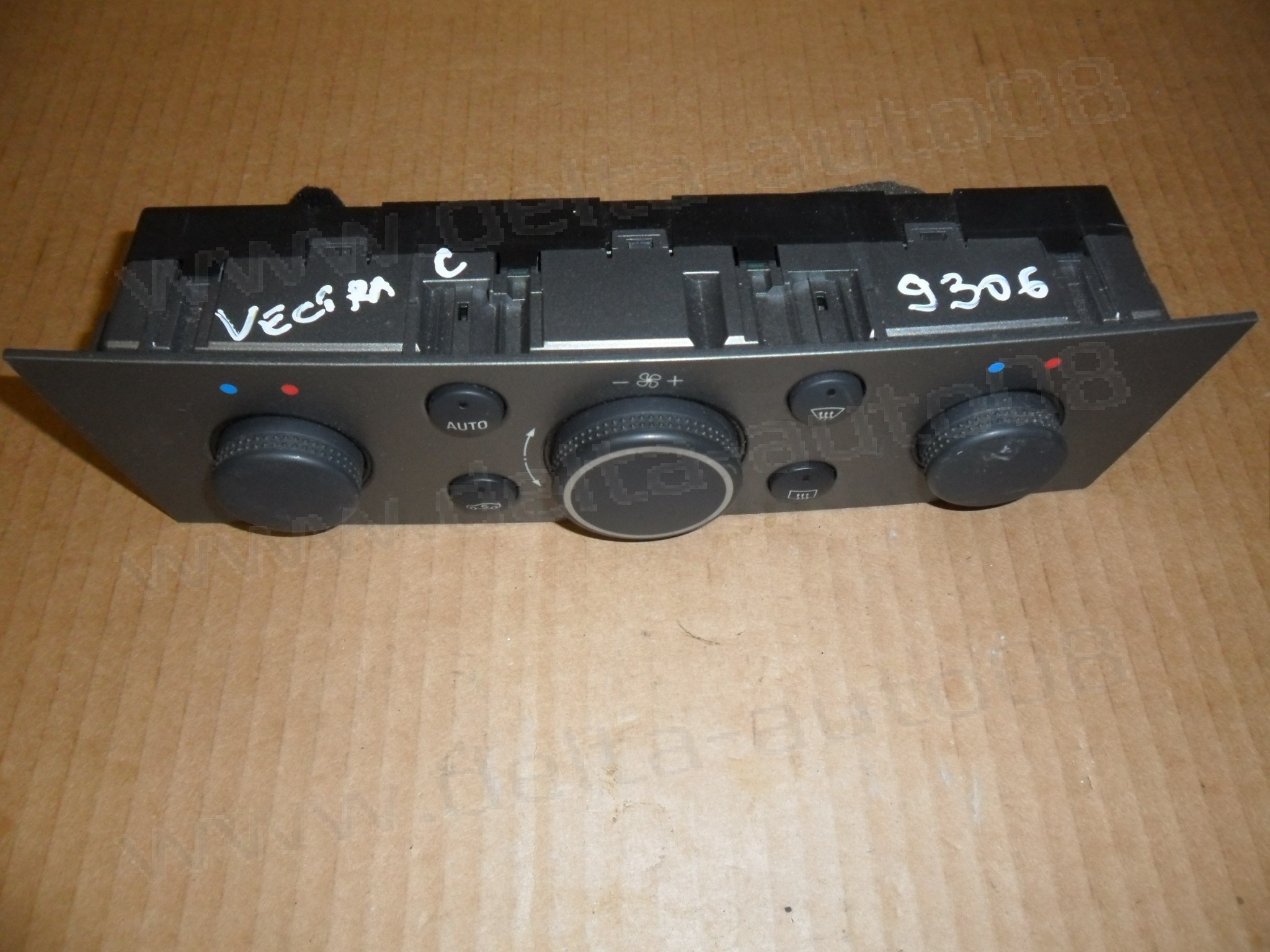 Панел контрол климатик за Opel Vectra C, 2002-2008г., 13212340