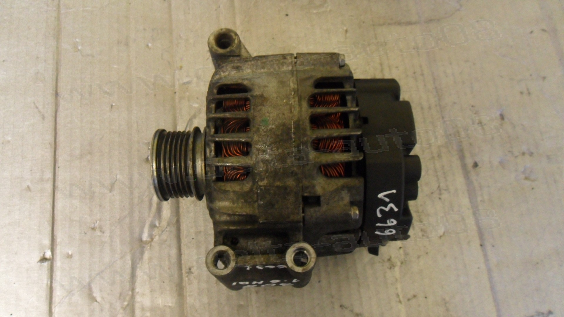 Алтернатор, генератор за Peugeot 308, Mini Clibman, 1.6 HDI, 2007-2015г., V 7576513 80-01, V75765138001, V757651380-01, 2605106A 