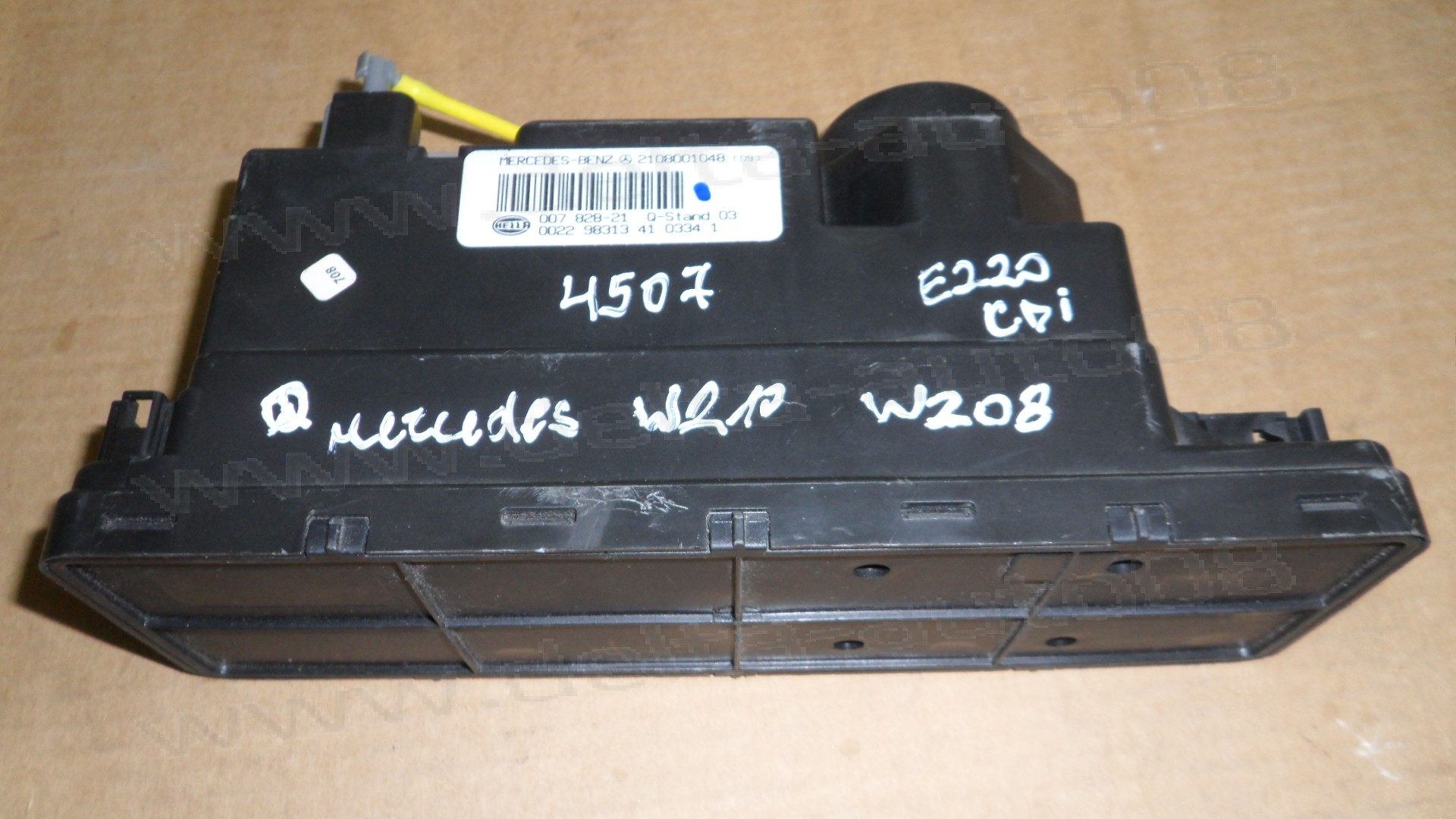 Централна заключваща помпа за Mercedes W210, W208, W202 E- Classe   2108001048, 007 828 - 21, 00782821