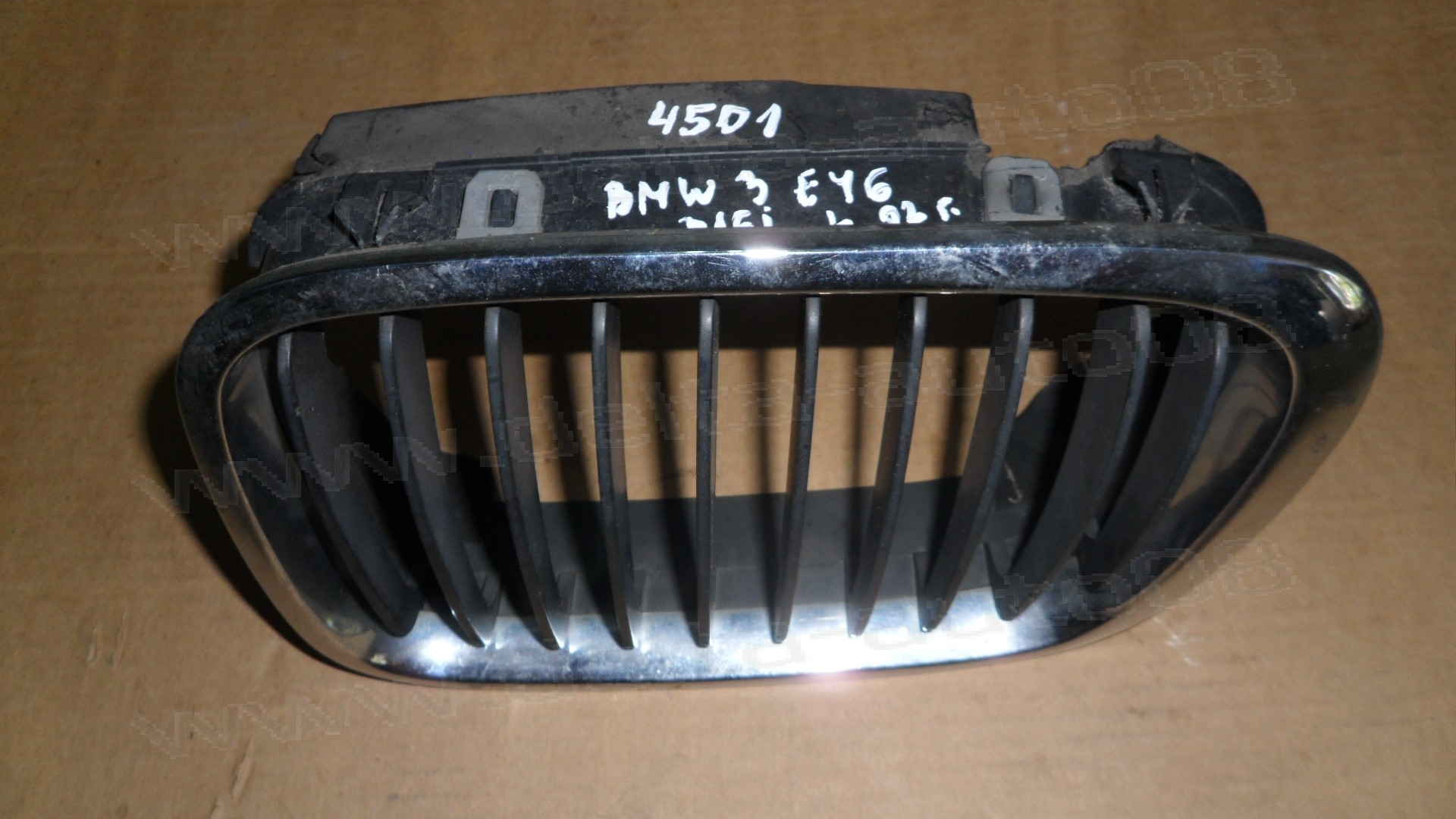 Предна решетка за BMW 3 E46, 316i - 2002г. - 8159623 - лява
