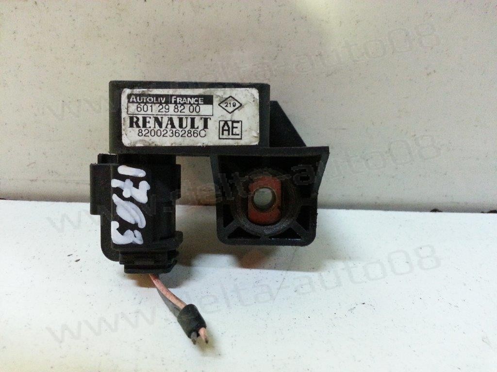 Сензор Airbag за Renault Megane   8200236286C