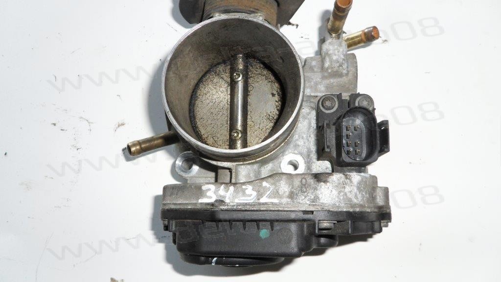 Дросел за VW Golf IV, Audi A3, Skoda 1.8 20V   06A133064M