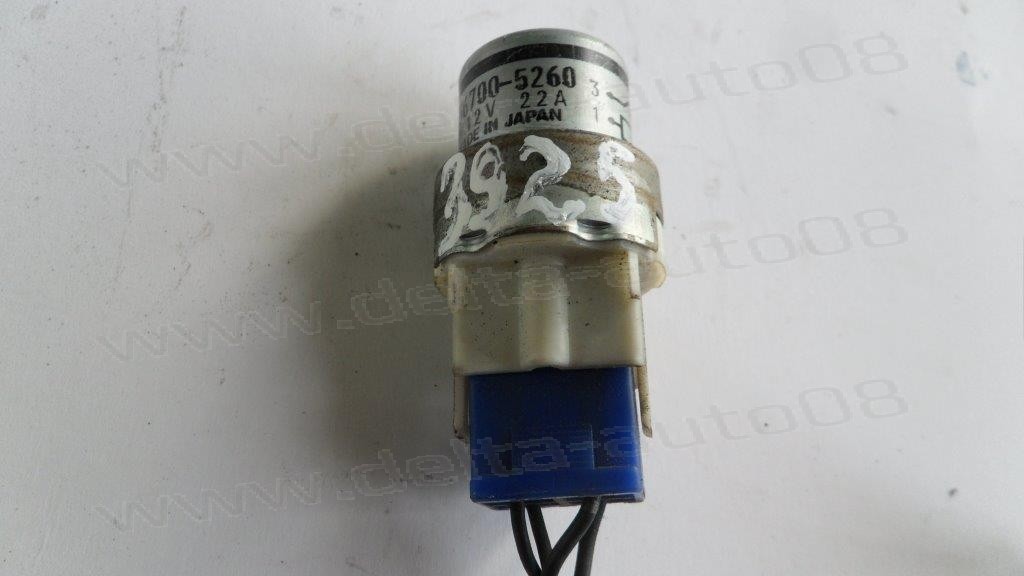 Реле горивна помпа за Subaru Impreza   056700-5260