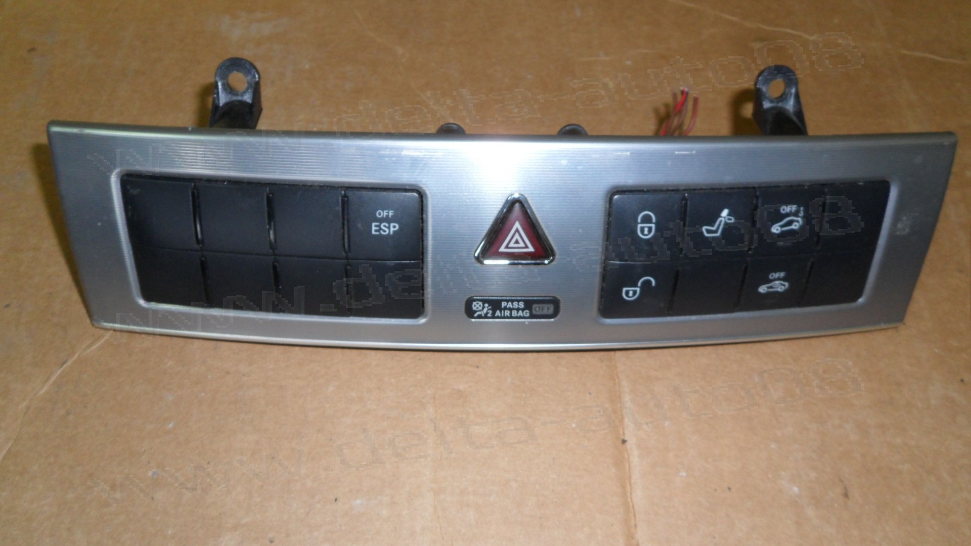 Панел авариен бутон за Mercedes C-Class W203  2004-2007г., 203 821 44 81, 2038214481