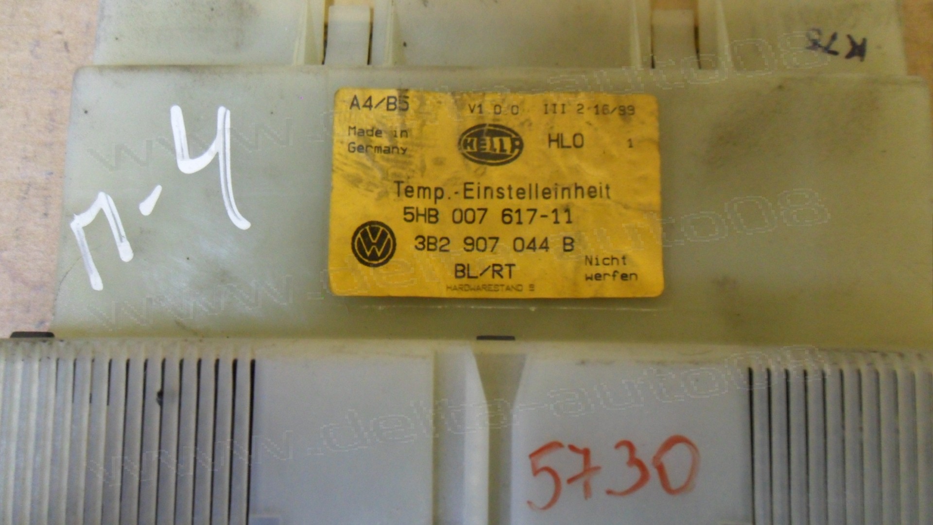 Панел контрол климатик за VW Golf IV, Passat, 1997-2001г., 5HB 007 617-11, 5HB007617-11, 5HB00761711, 3B2 907 044 B, 3B2907044B