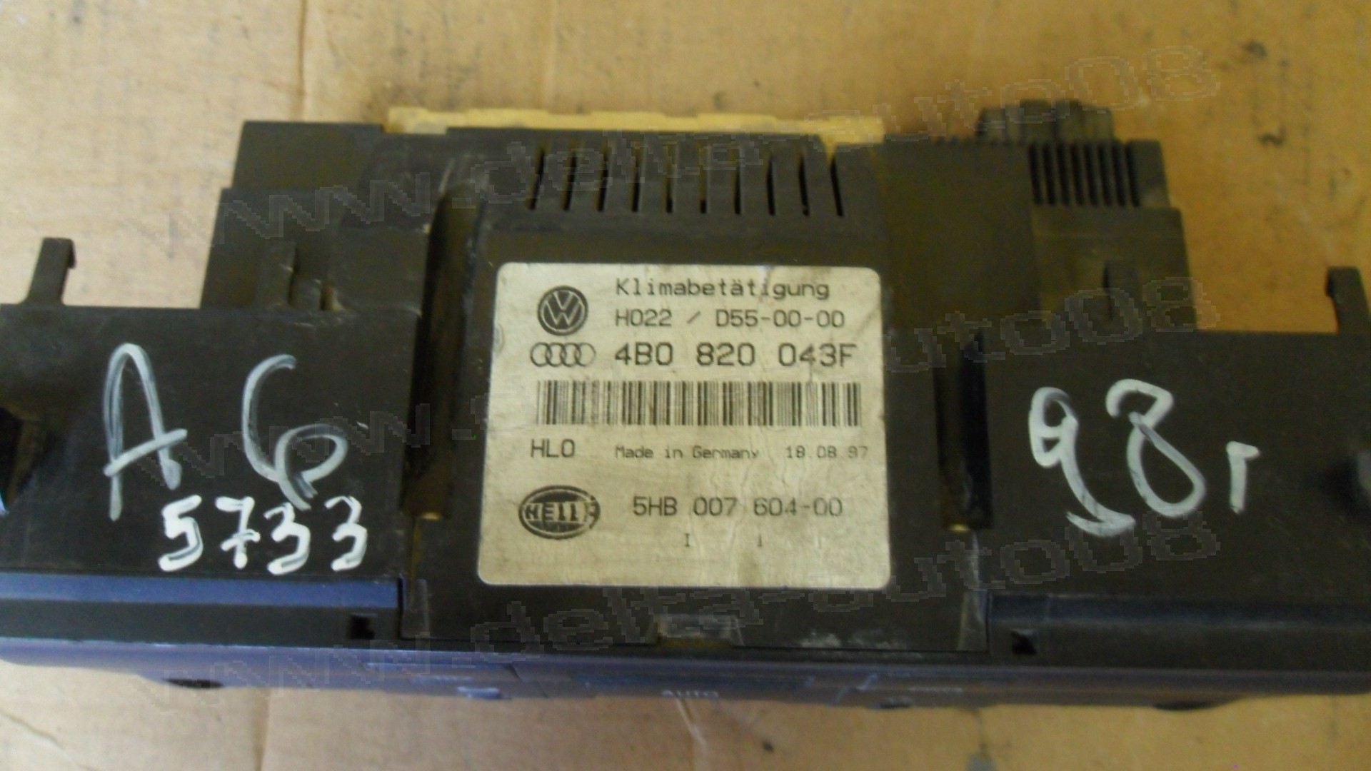 Панел контрол климатик за Audi A6, 1997-1998г., 4B0 820 043F, 4B0820043F, 5HB 007 604-00, 5HB007604-00, 5HB00760400