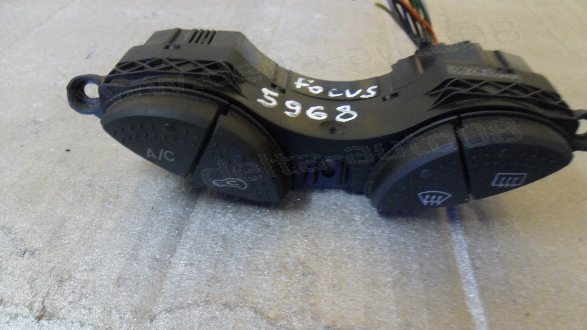 Панел контрол климатик за Ford Focus, 2001-2004г., 98AG19A945CH