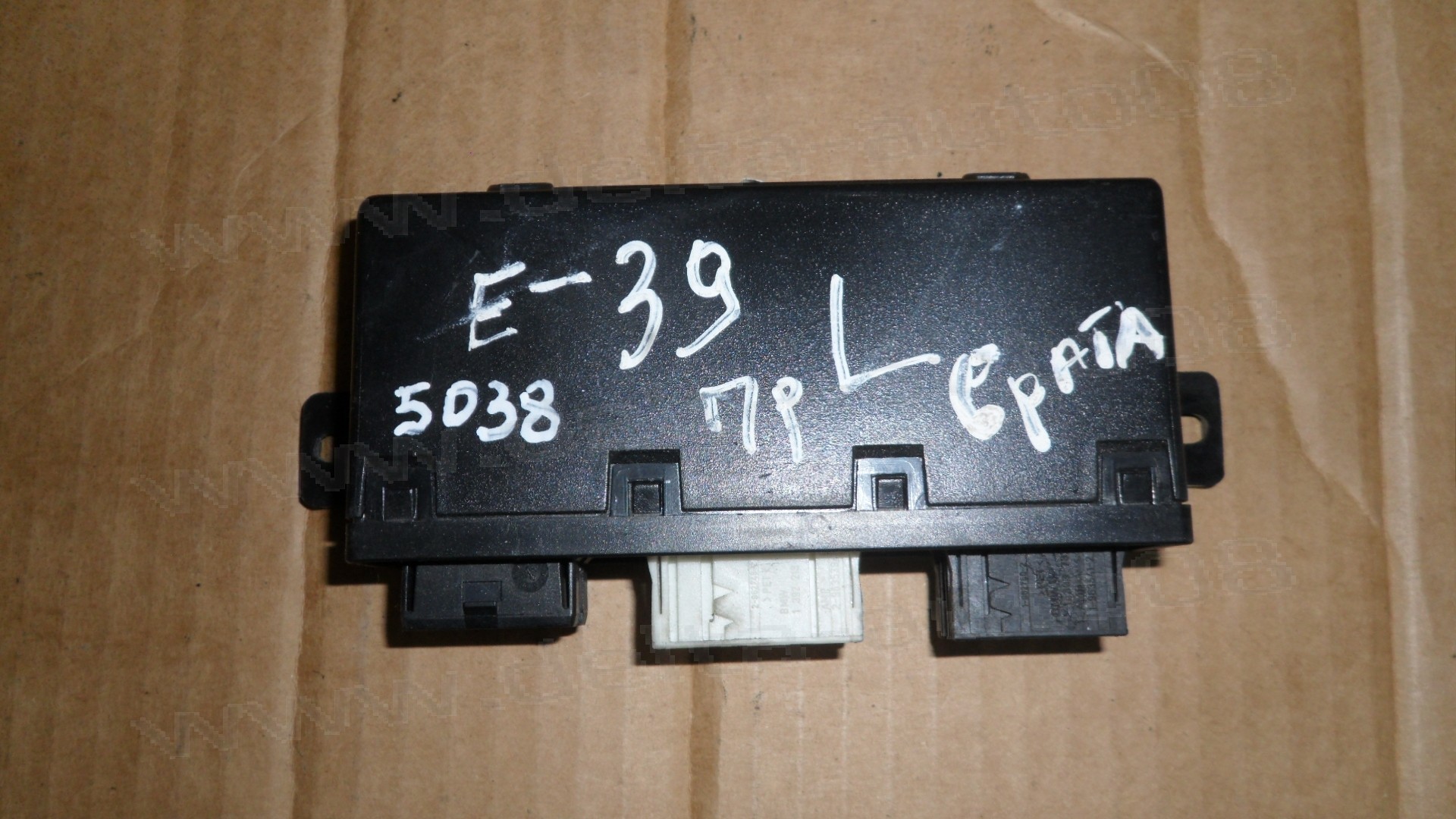 Модул контрол врата за BMW E39 530i - предна лява  61.35-8 378 772.9, 613583787729, 689 667, 689667
