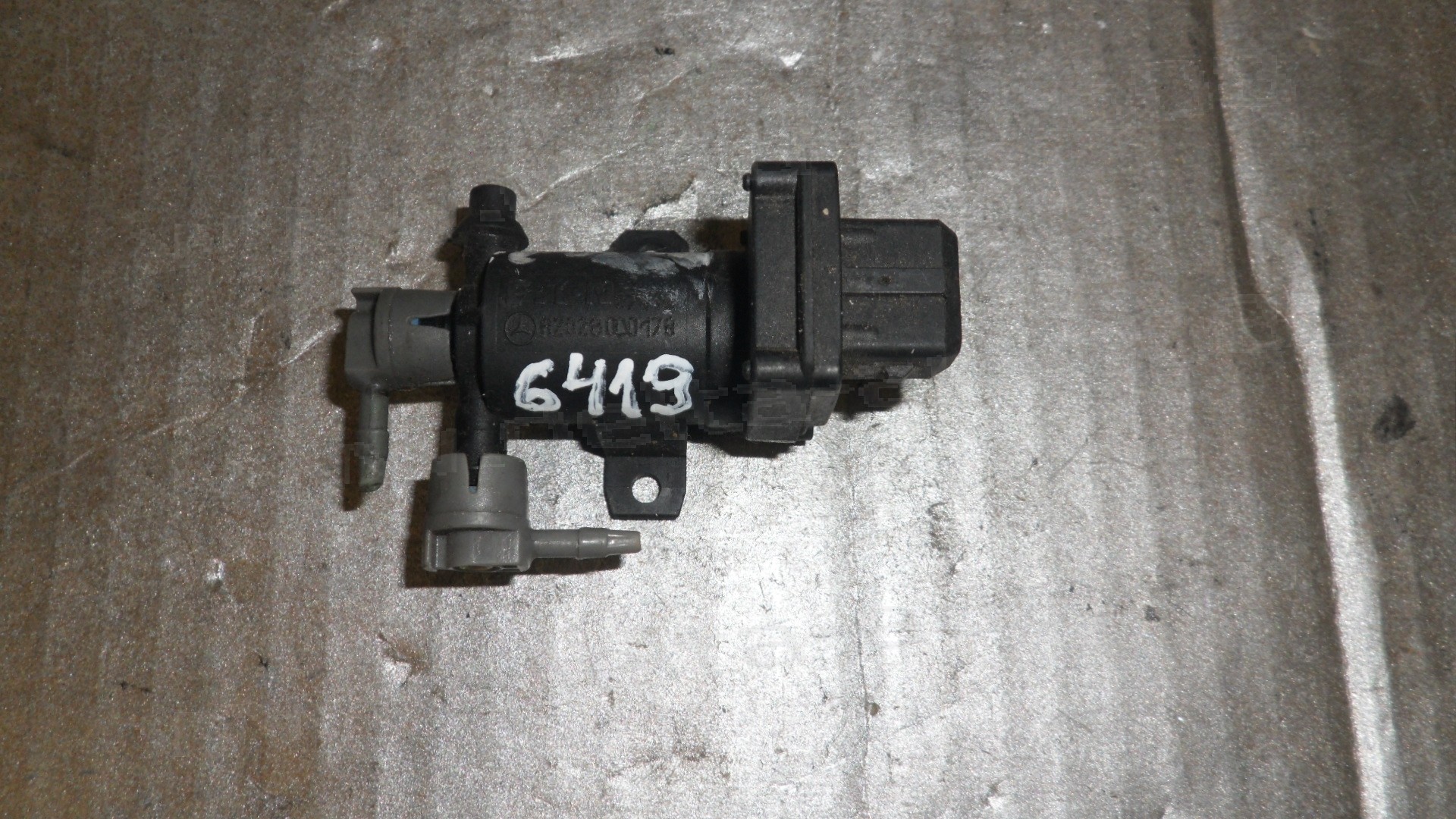 Вакуум клапан за Mercedes CLK, C - Class, C208, 230 Kompressor, 1997-2002г., A202800178 