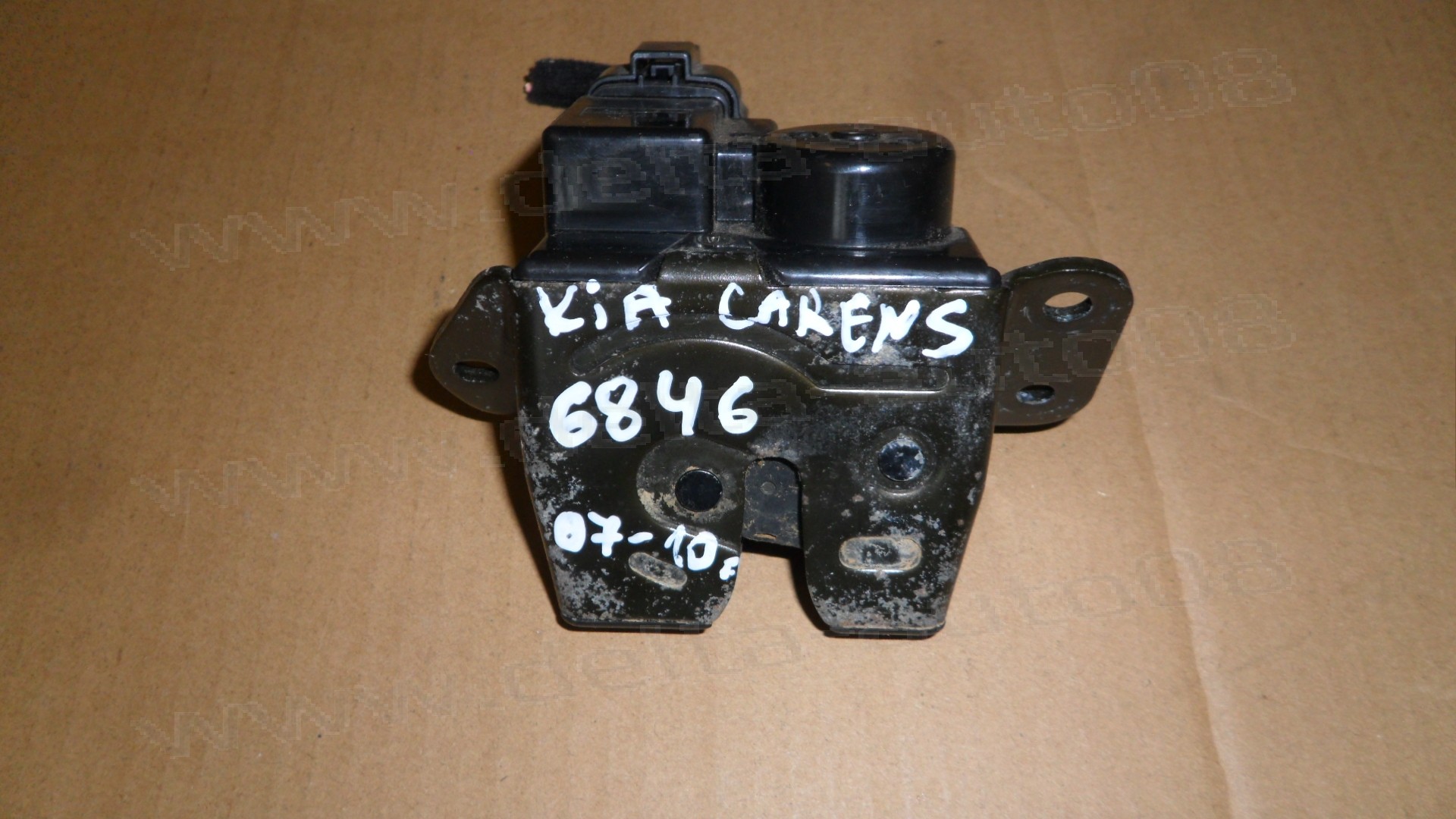 Брава заден капак за Kia Carens, 2007-2012г.
