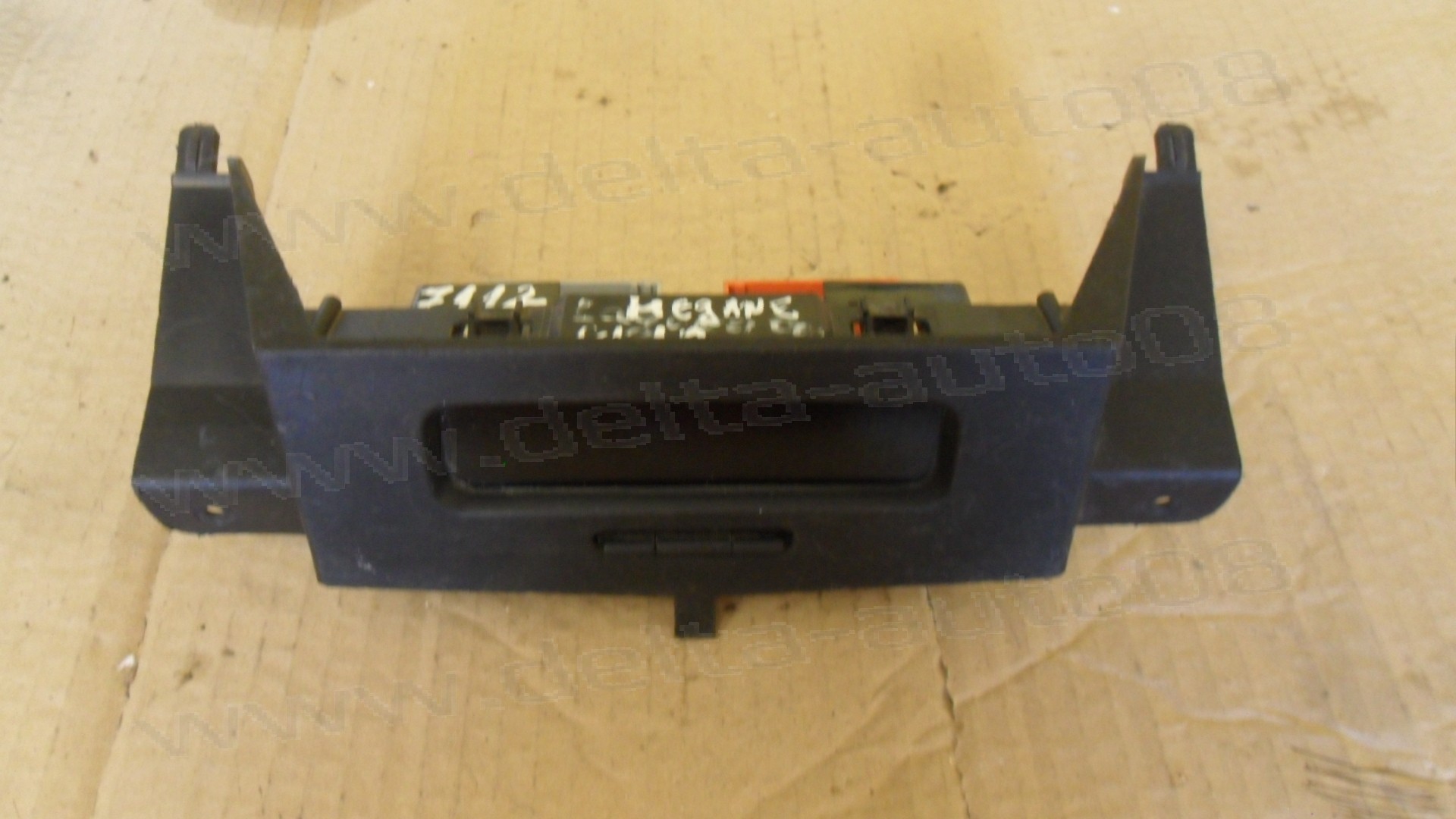Дисплей за Renault Megane, Clio, Scenic, 1995-2004г., P7700428029 A, P7700428029A, 21648755-7 A, 216487557A
